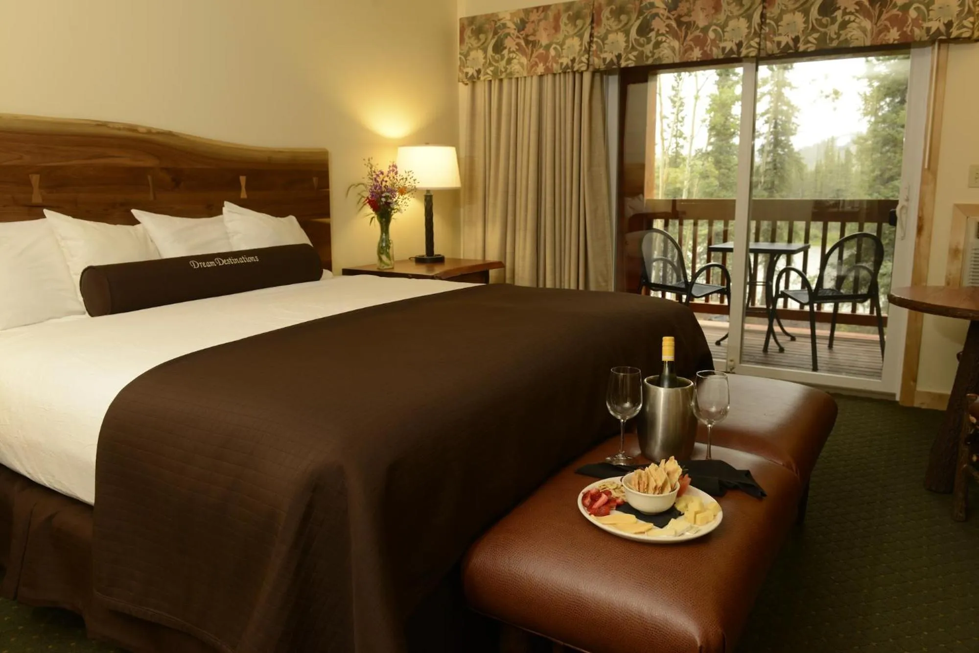 Bed in Denali Park Village