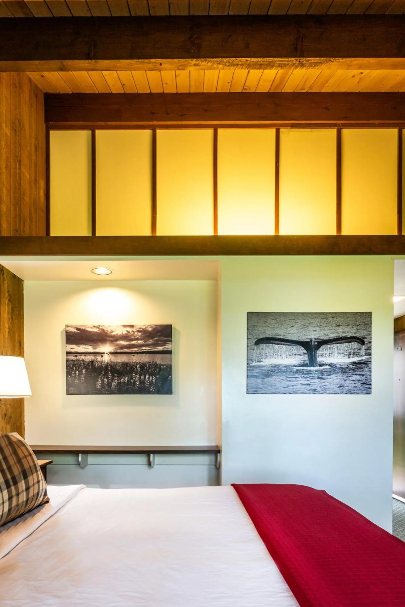 Bedroom, Bed in Glacier Bay Lodge
