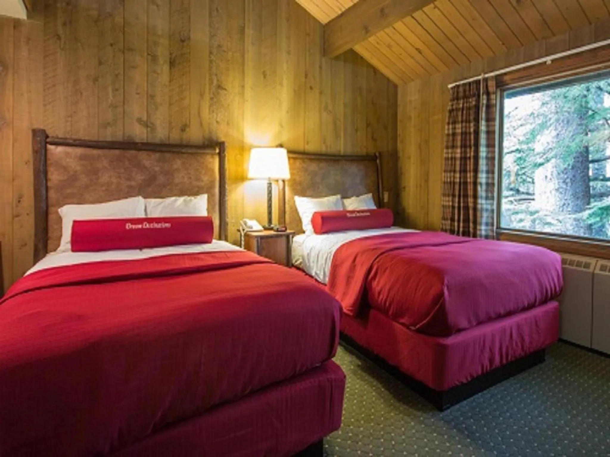 Bedroom, Bed in Glacier Bay Lodge