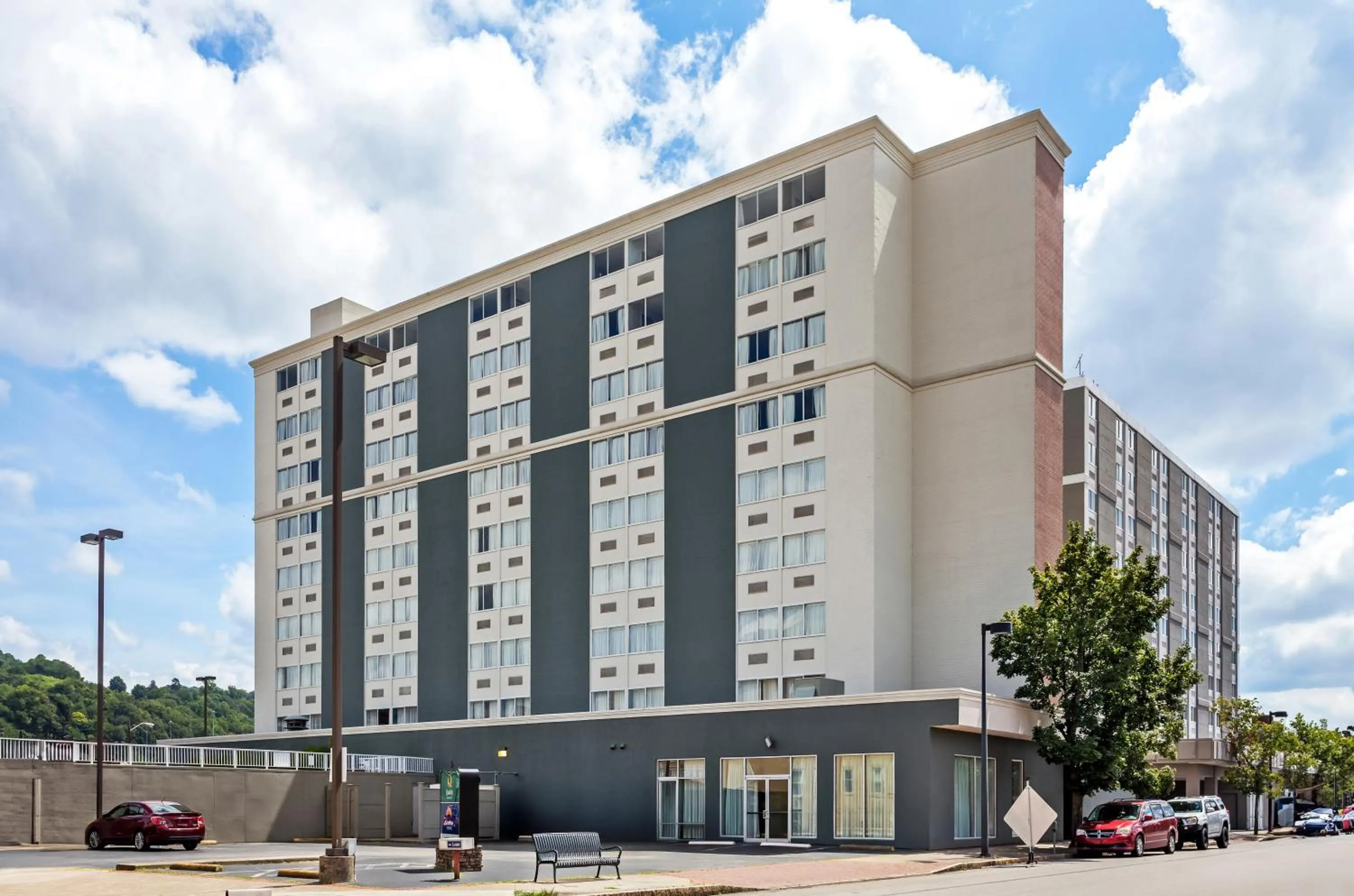 Quality Inn & Suites Charleston - Civic Center