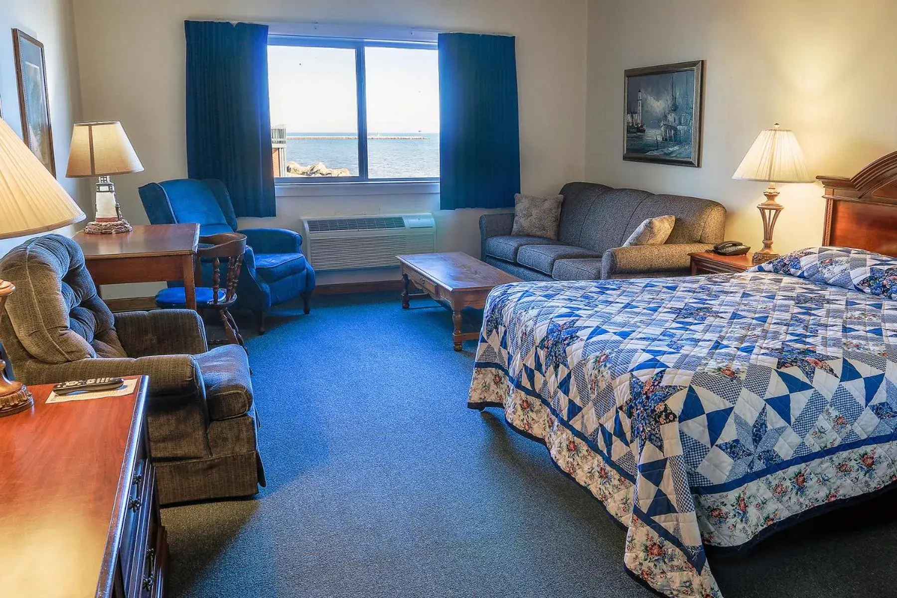 Executive Queen Room with Lake View - single occupancy in Lighthouse Inn - Two Rivers Executive Queen Room with Lake View - single occupancy in Lighthouse Inn - Two Rivers