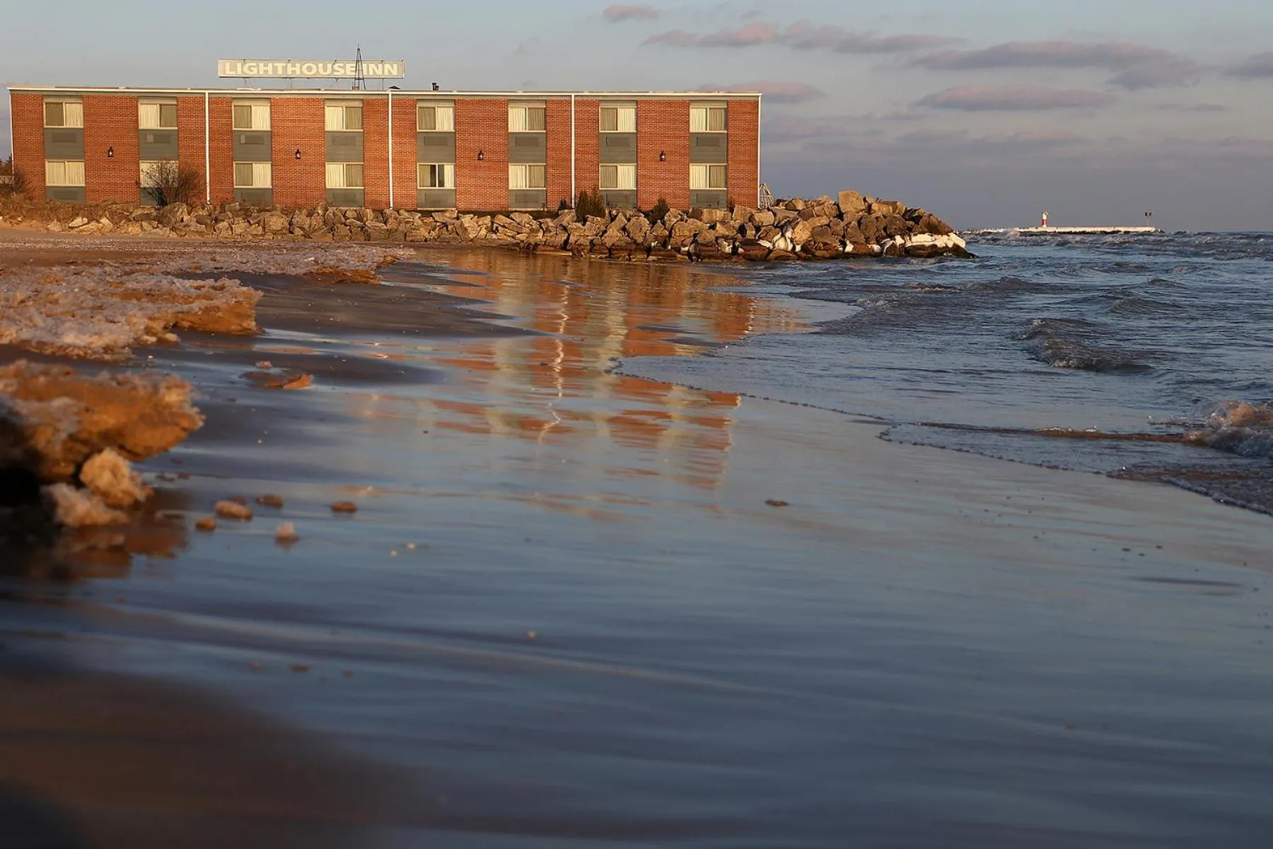 Beach in Lighthouse Inn - Two Rivers