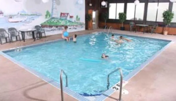 Swimming pool in Lighthouse Inn - Two Rivers