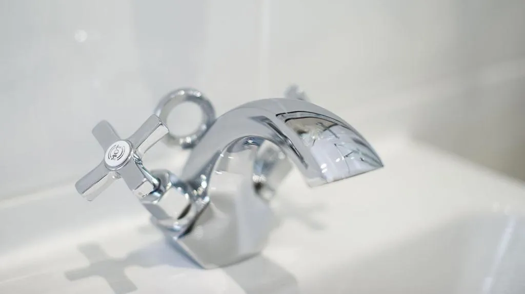 Bathroom in Claverton Country House Hotel