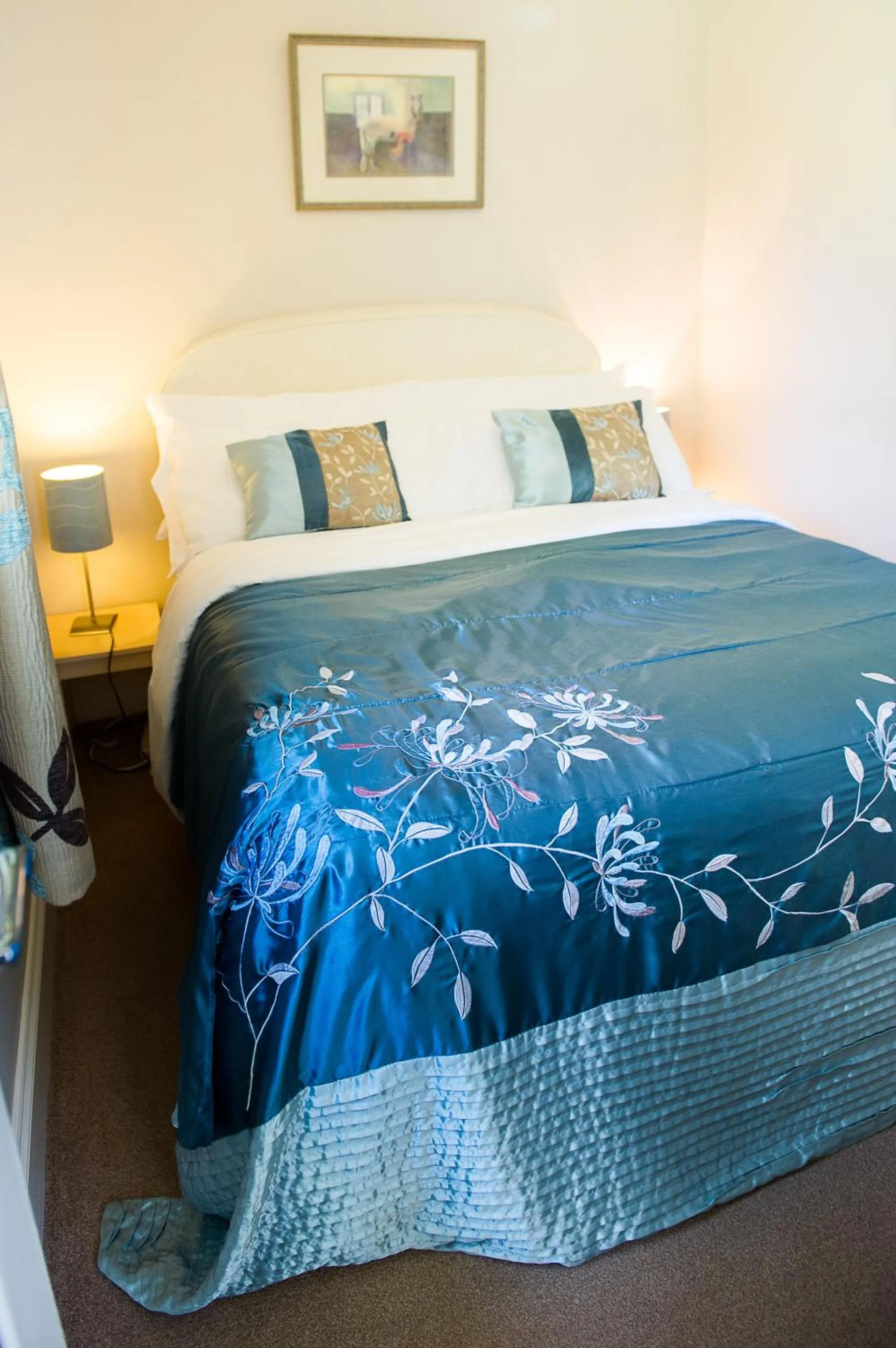 Bed in Claverton Country House Hotel