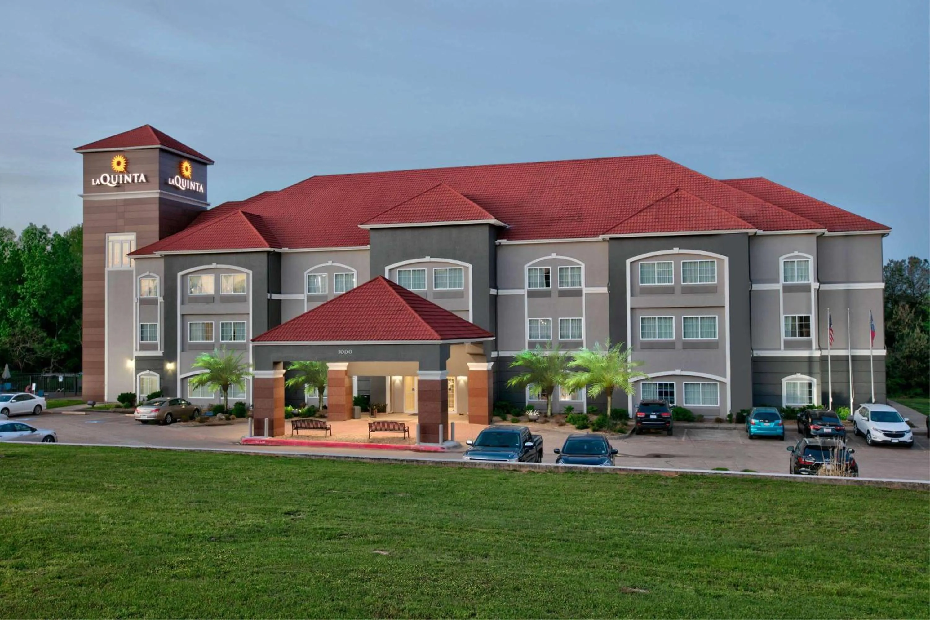 Property building in La Quinta by Wyndham Palestine