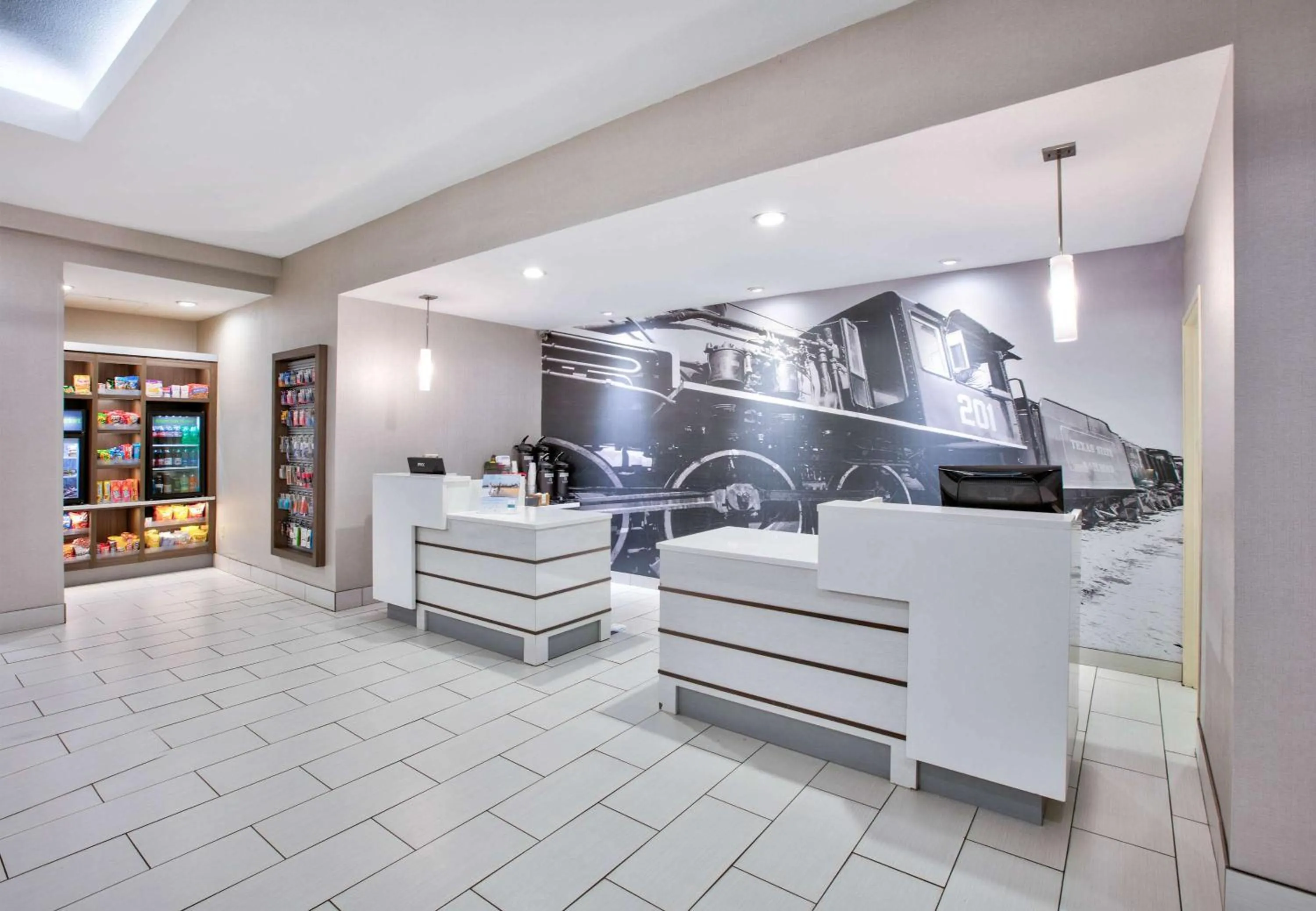 Lobby or reception in La Quinta by Wyndham Palestine