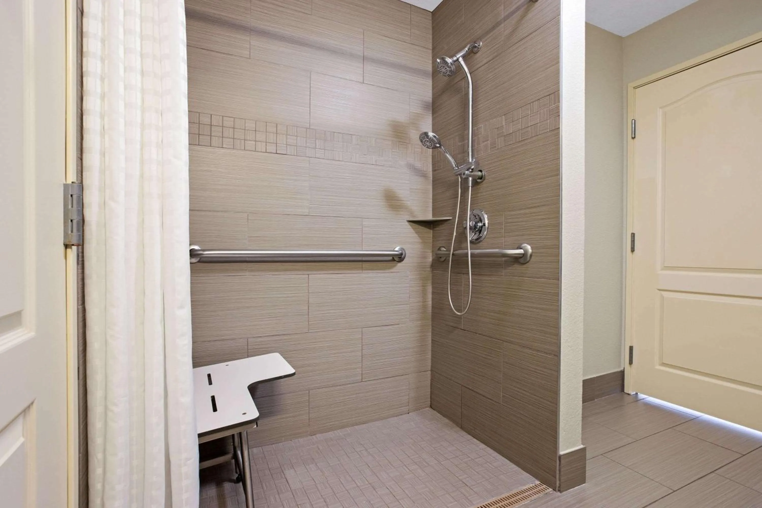 Shower in La Quinta by Wyndham Palestine