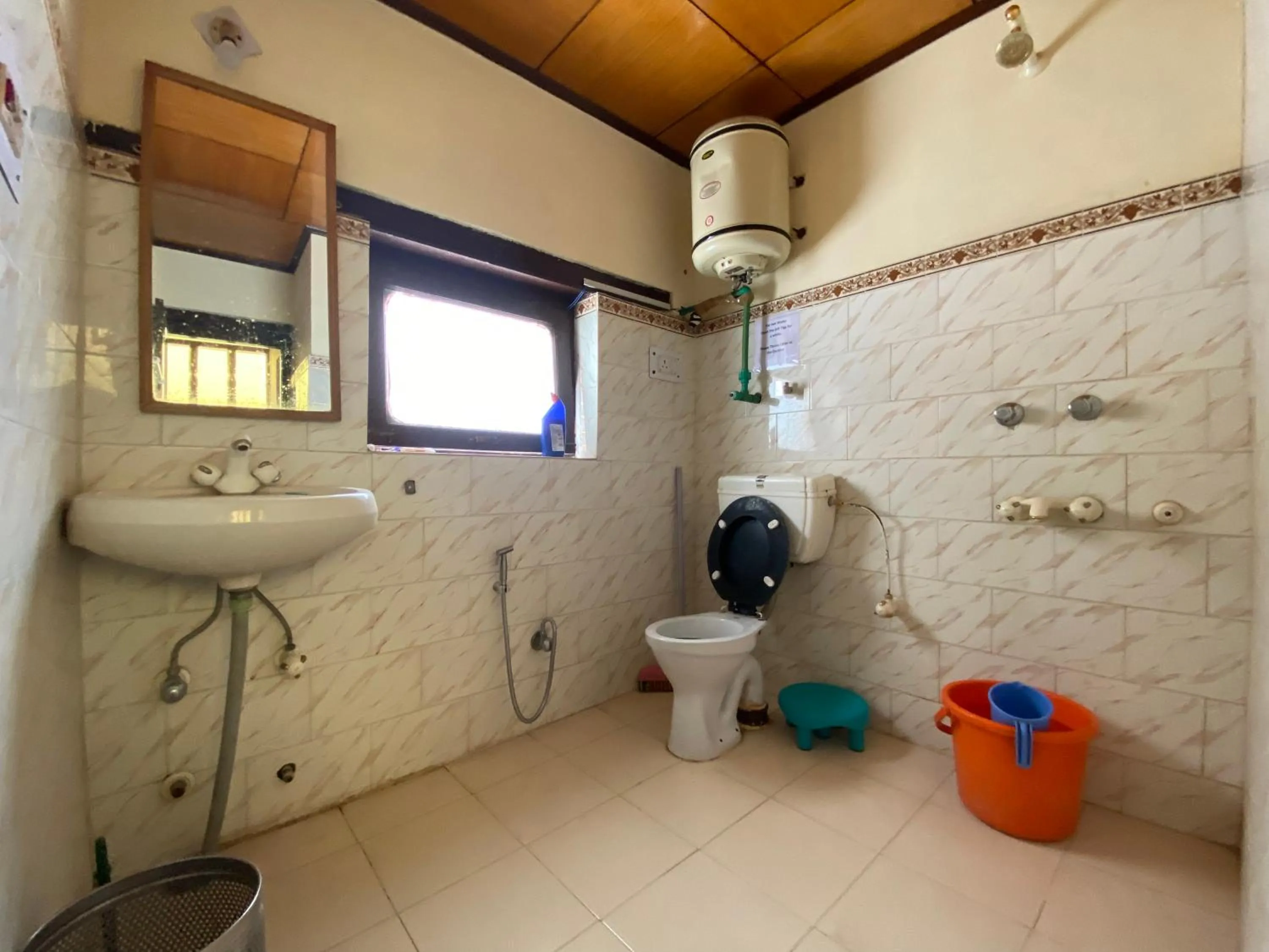 Zaltak Guest House and Hostel