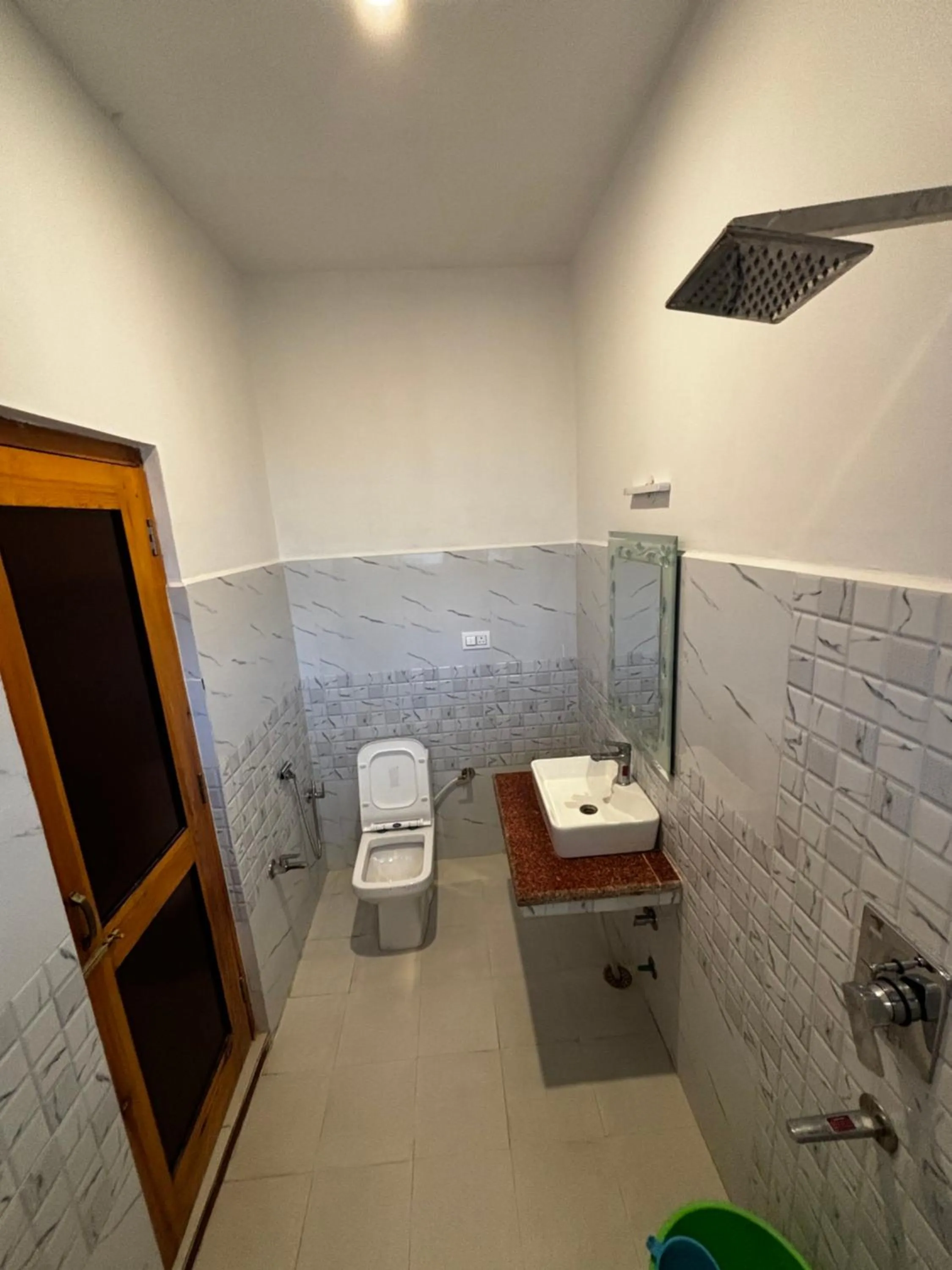 Toilet in Zaltak Guest House and Hostel