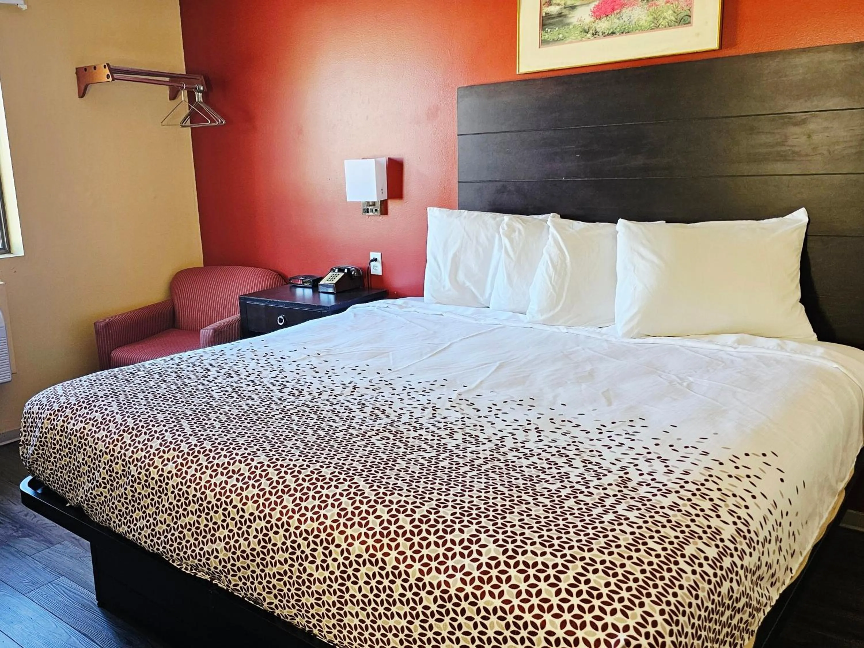 Bed in Budgetel inn & Suites