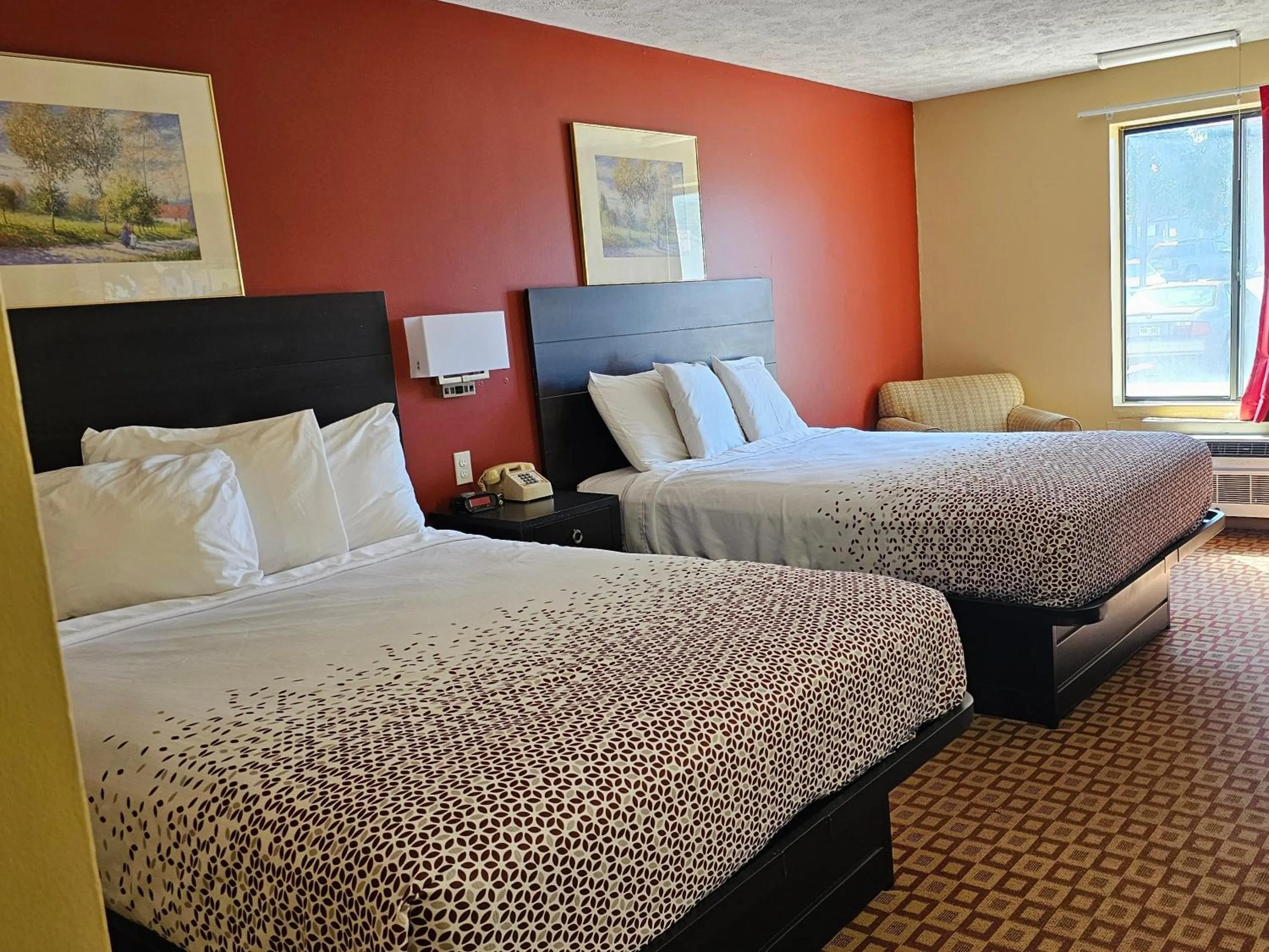 Bed in Budgetel inn & Suites