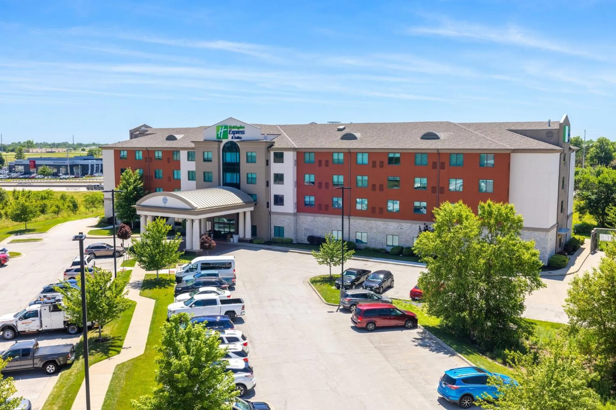 Property building in Holiday Inn Express & Suites Kansas City Airport by IHG