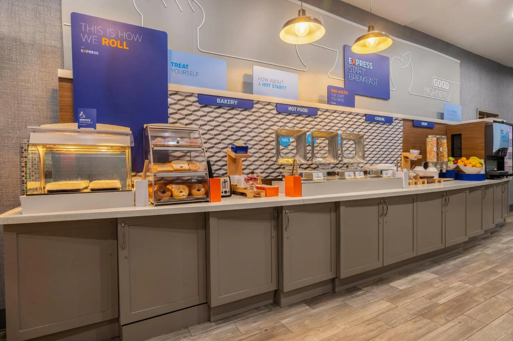 Breakfast in Holiday Inn Express & Suites Kansas City Airport by IHG