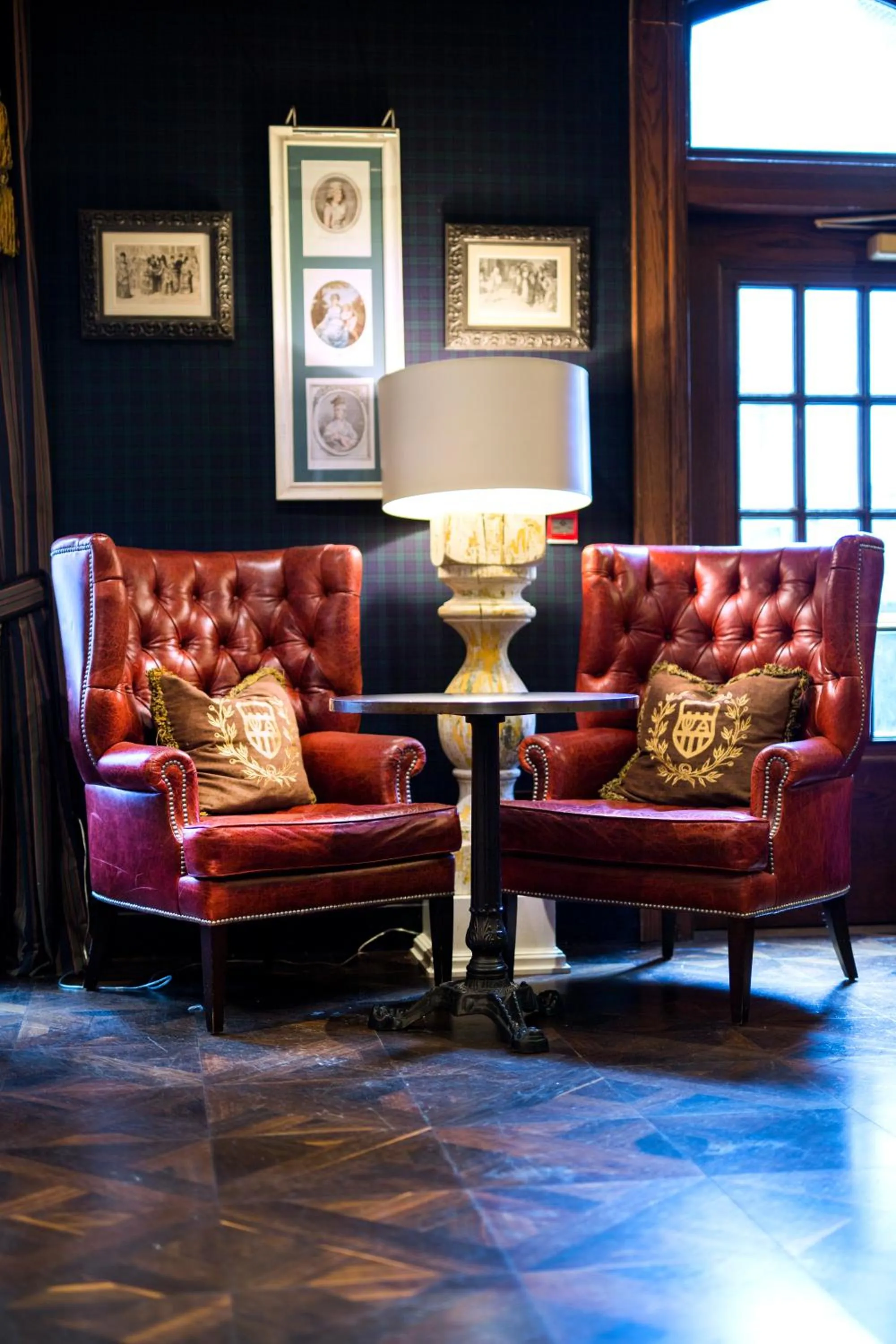 Restaurant/places to eat in Windsor Arms Hotel