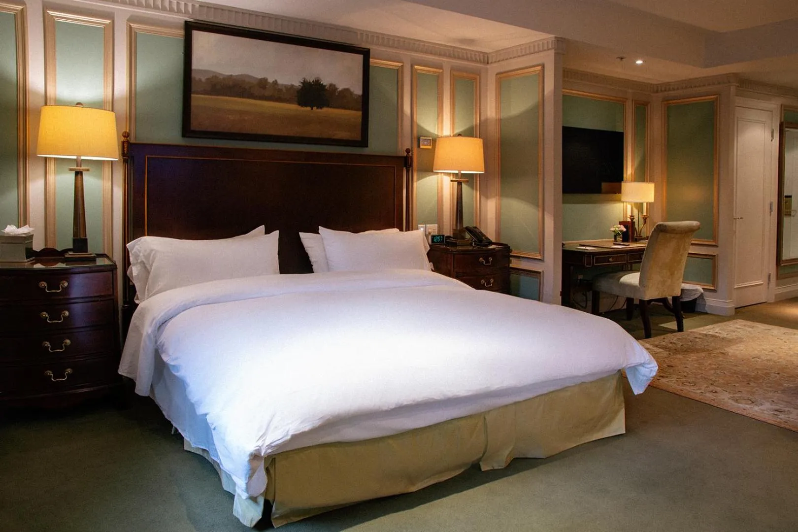 Bed in Windsor Arms Hotel