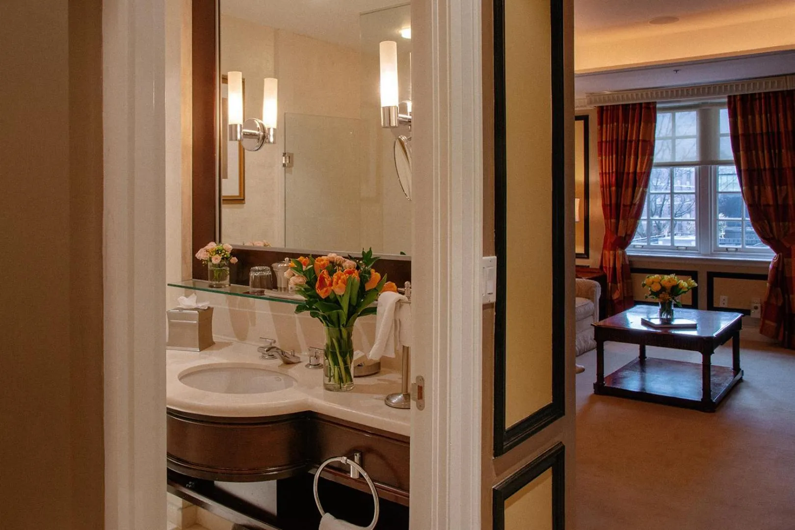 Bathroom in Windsor Arms Hotel