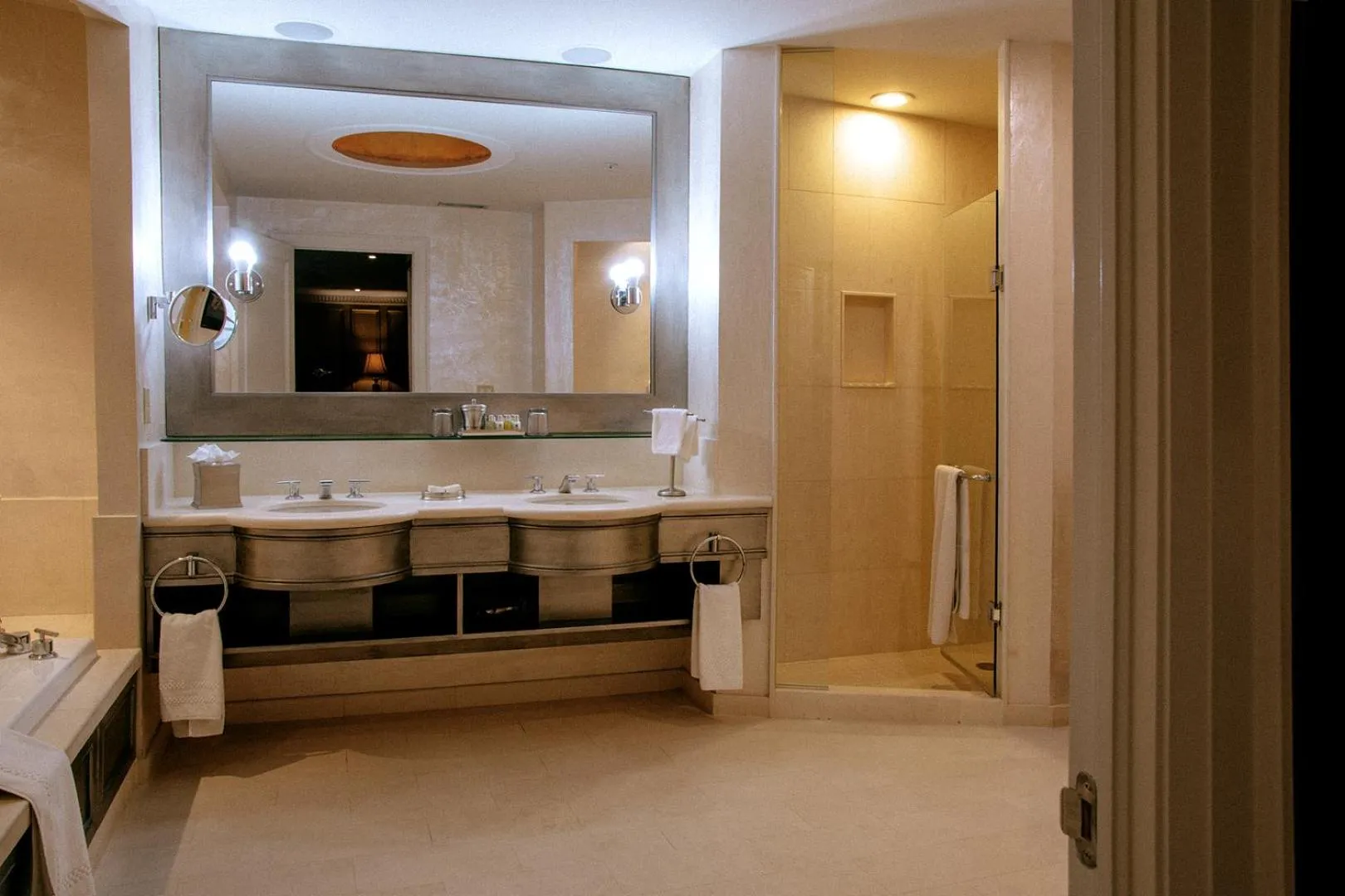 Bathroom in Windsor Arms Hotel