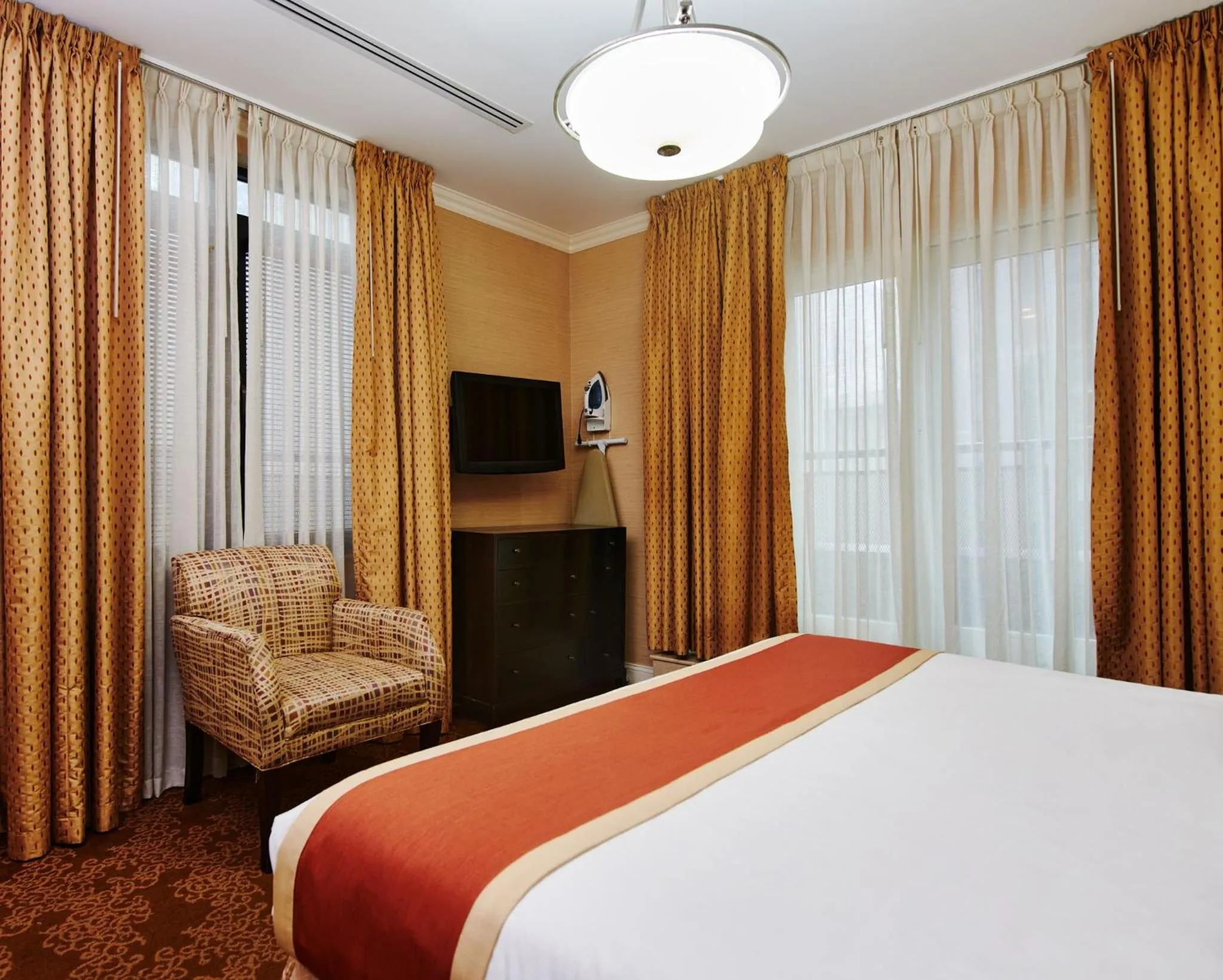 Bedroom, Bed in Radio City Apartments