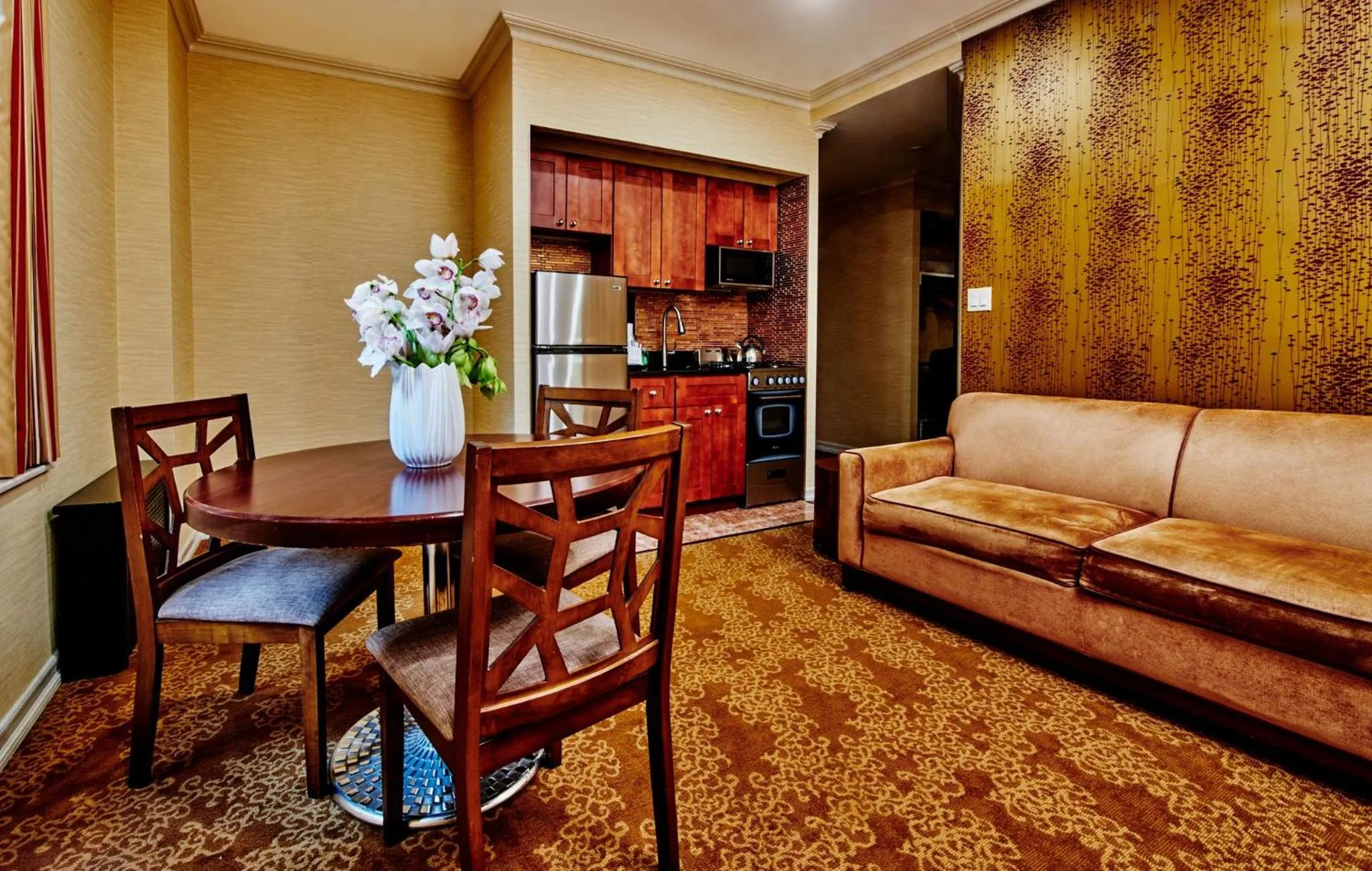 Kitchen or kitchenette in Radio City Apartments