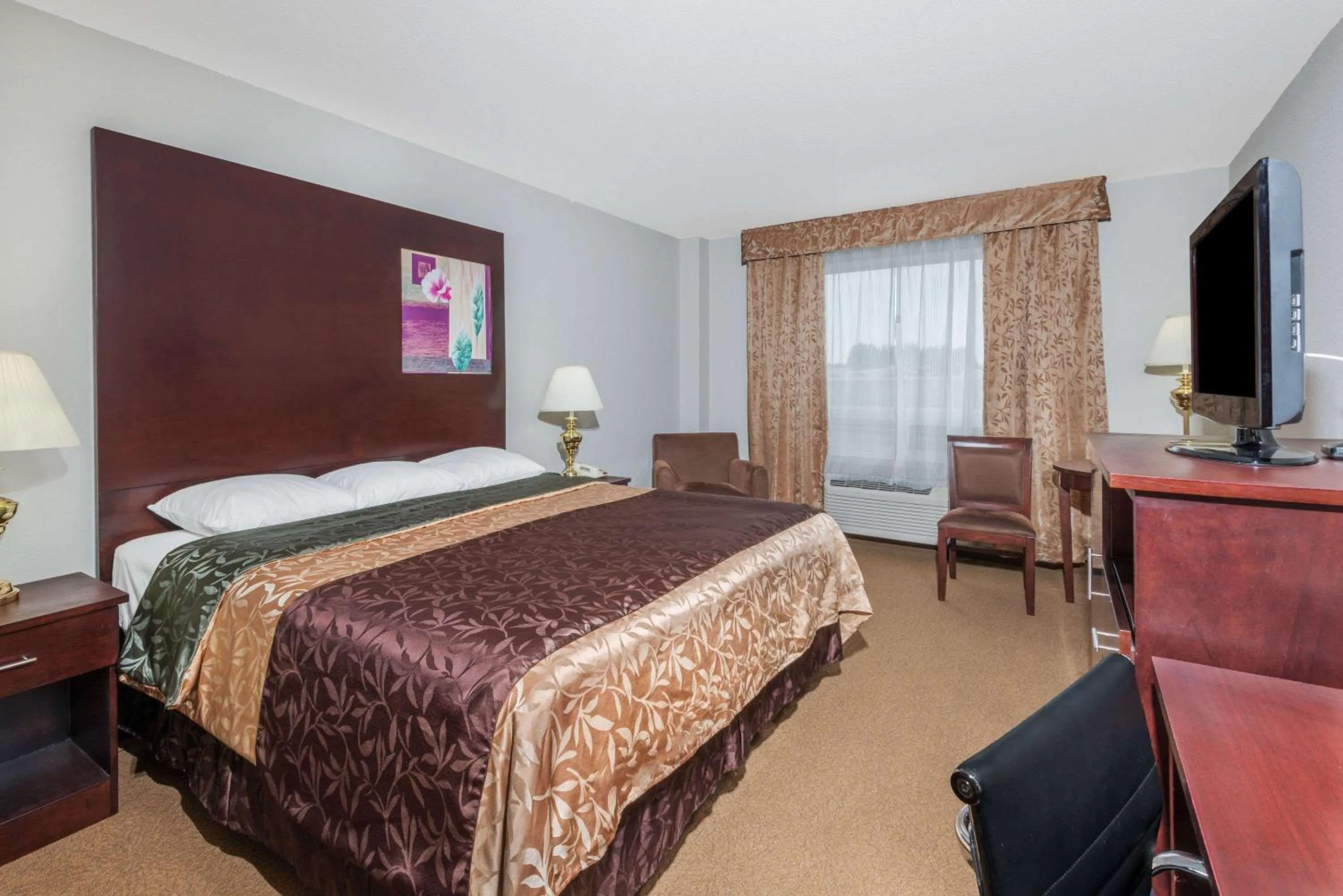 Photo of the whole room, Bed in Super 8 by Wyndham Innisfail