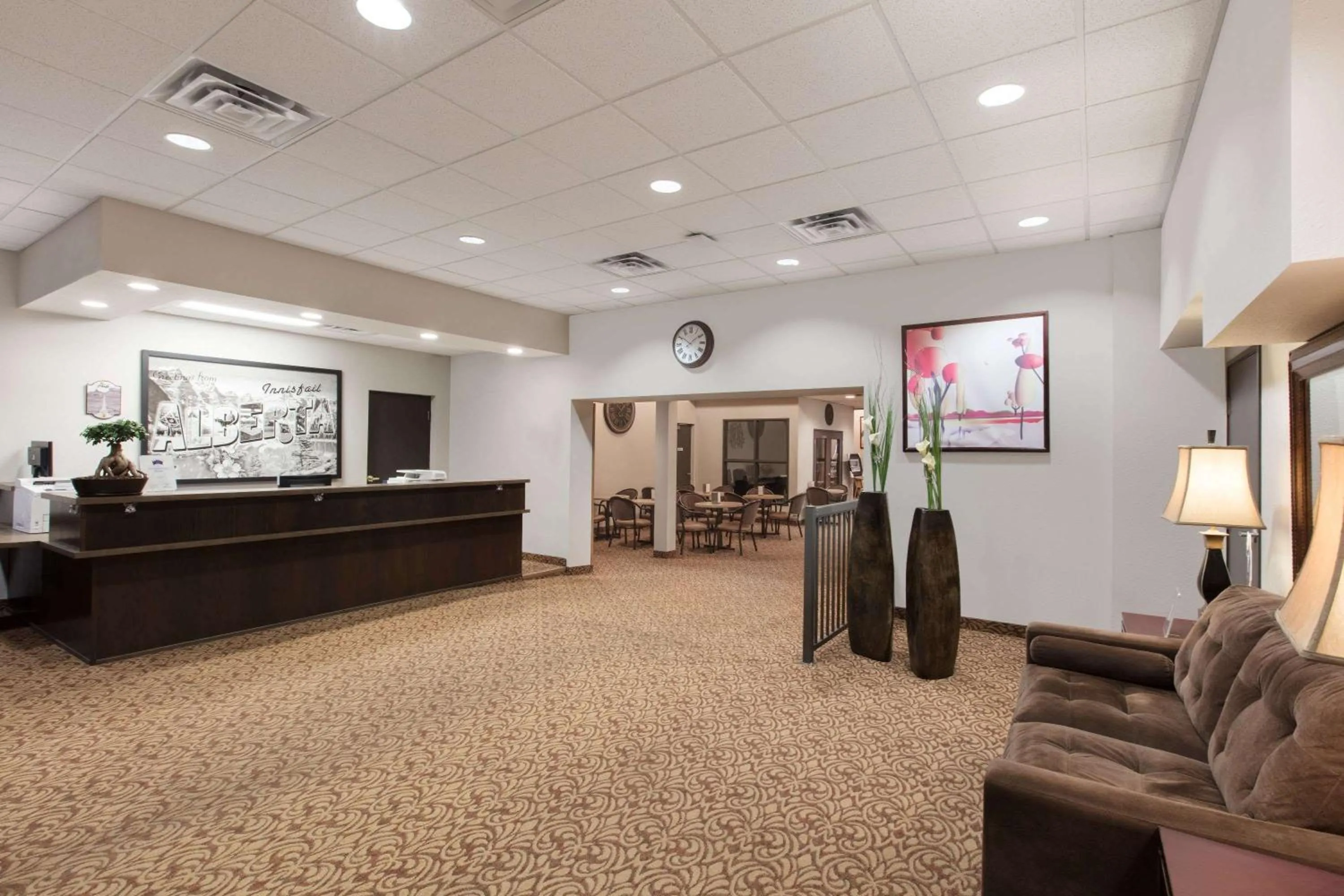 Lobby or reception in Super 8 by Wyndham Innisfail