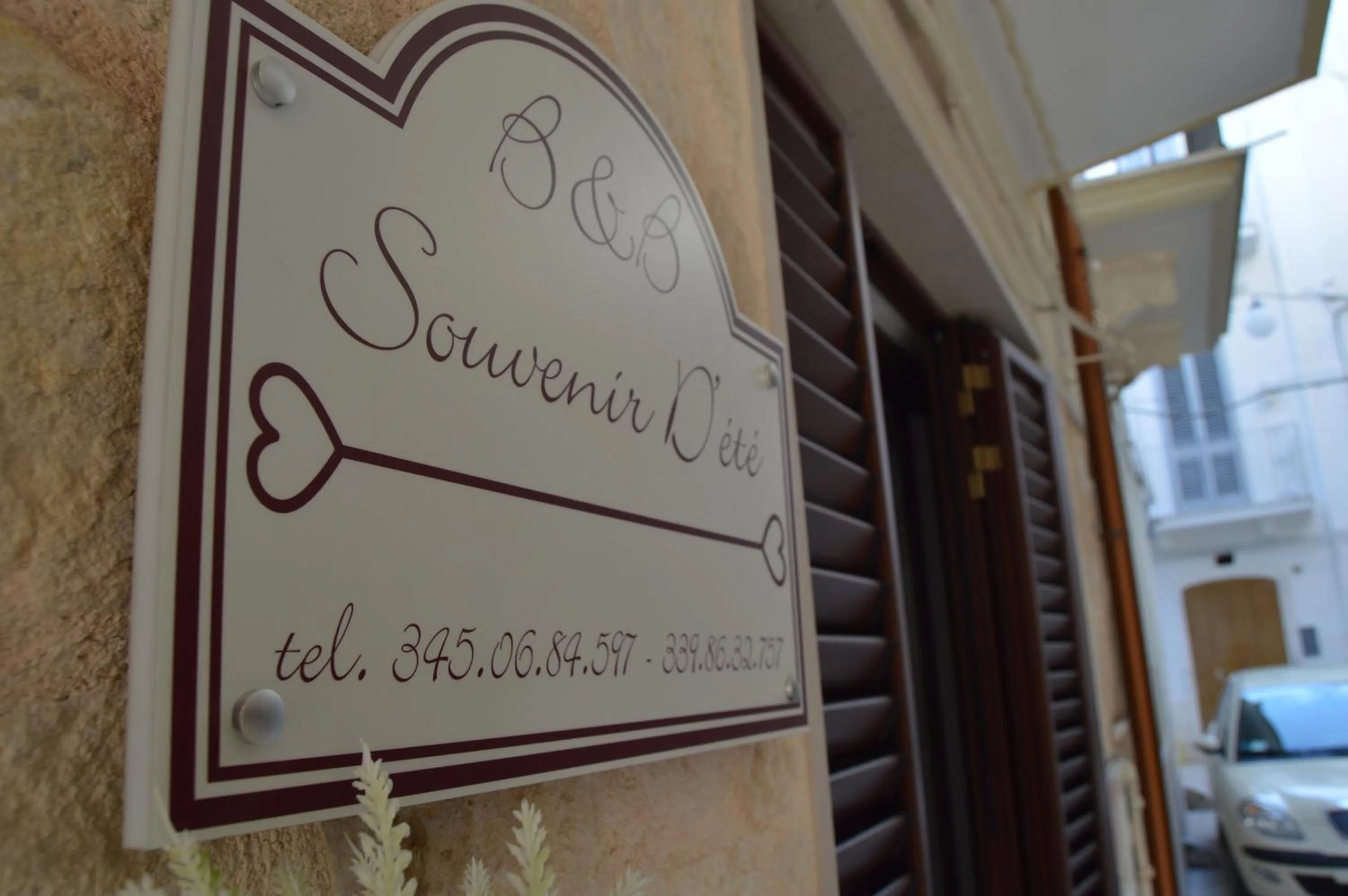 Property logo or sign in Souvenir d'été