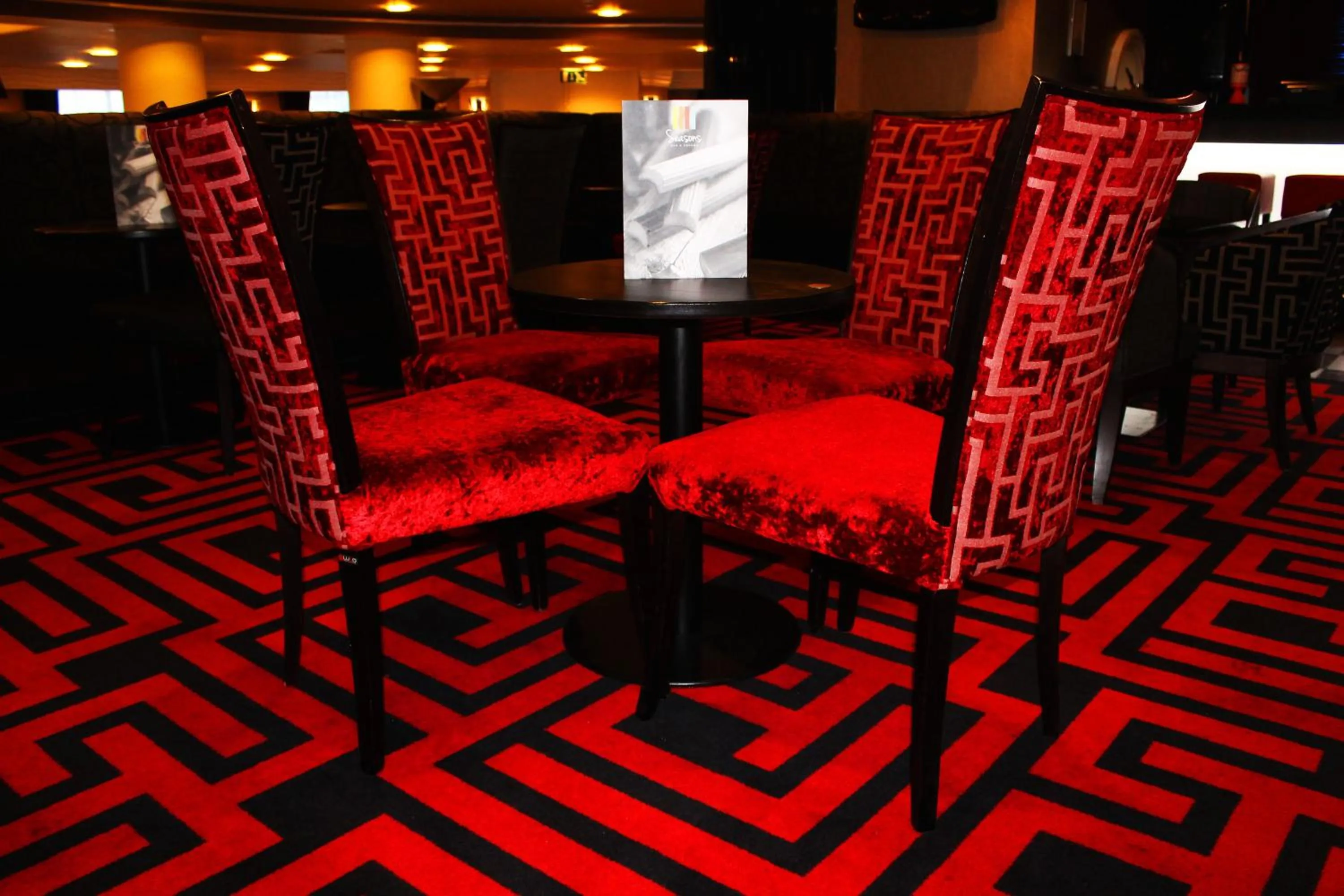 Lounge or bar in Crowne Plaza Liverpool - John Lennon Airport by IHG