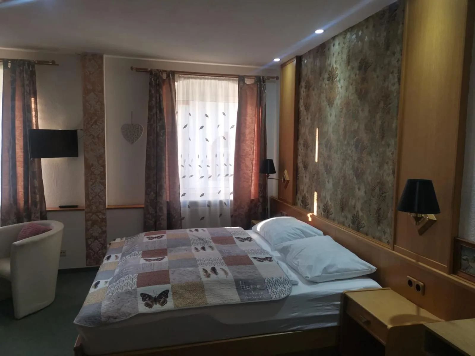 Photo of the whole room, Bed in Wild West Hotel