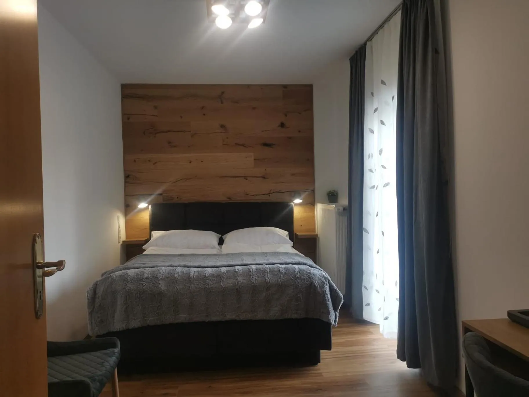 Photo of the whole room, Bed in Wild West Hotel