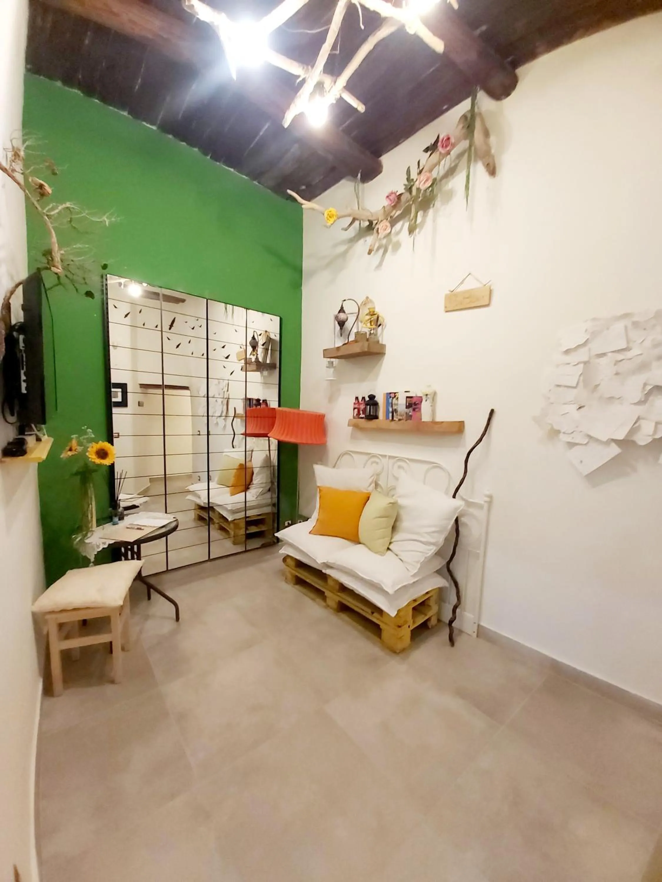 Seating area in B&Bistrot