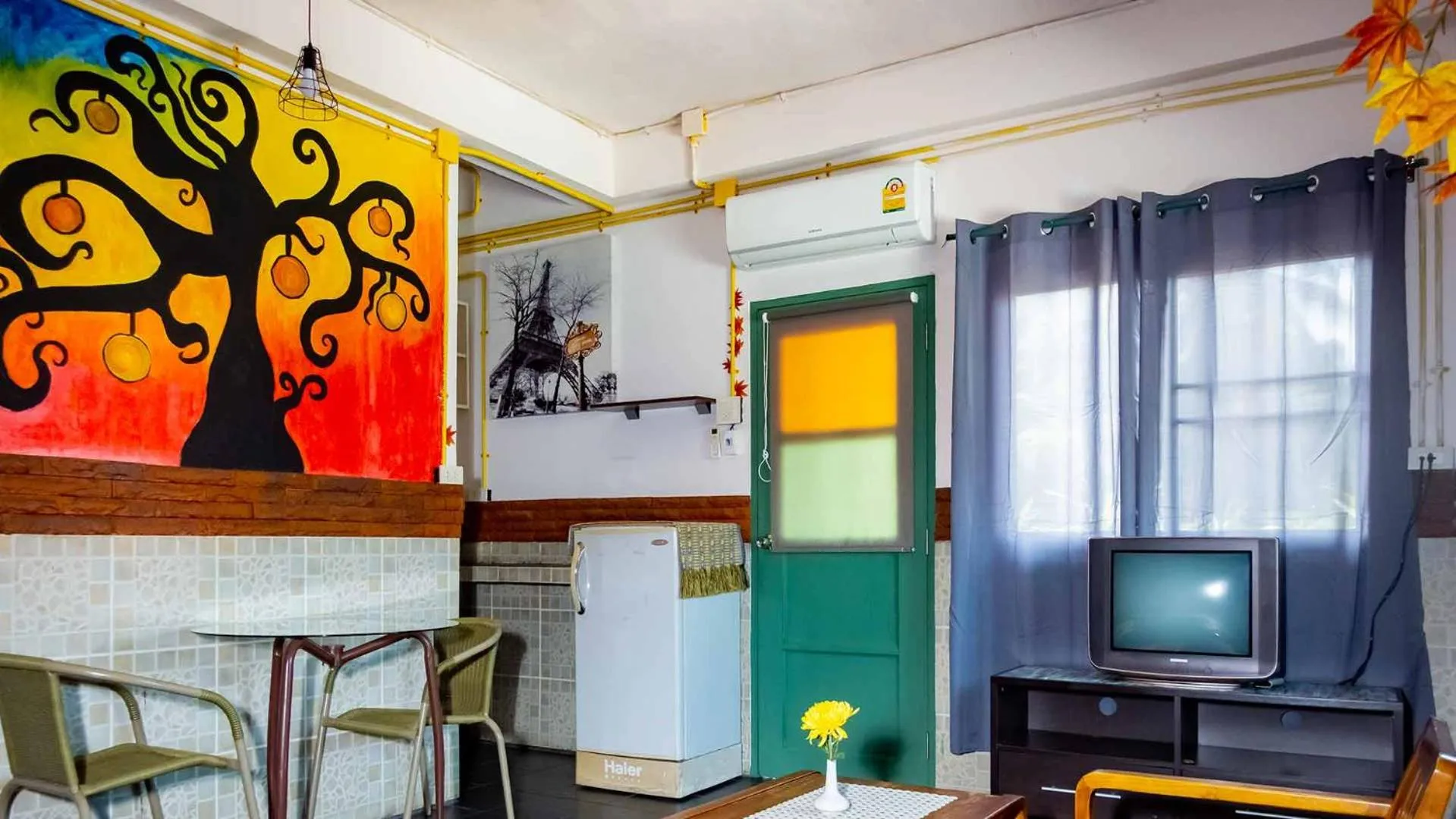 TV and multimedia in Sabina Guesthouse Kamala