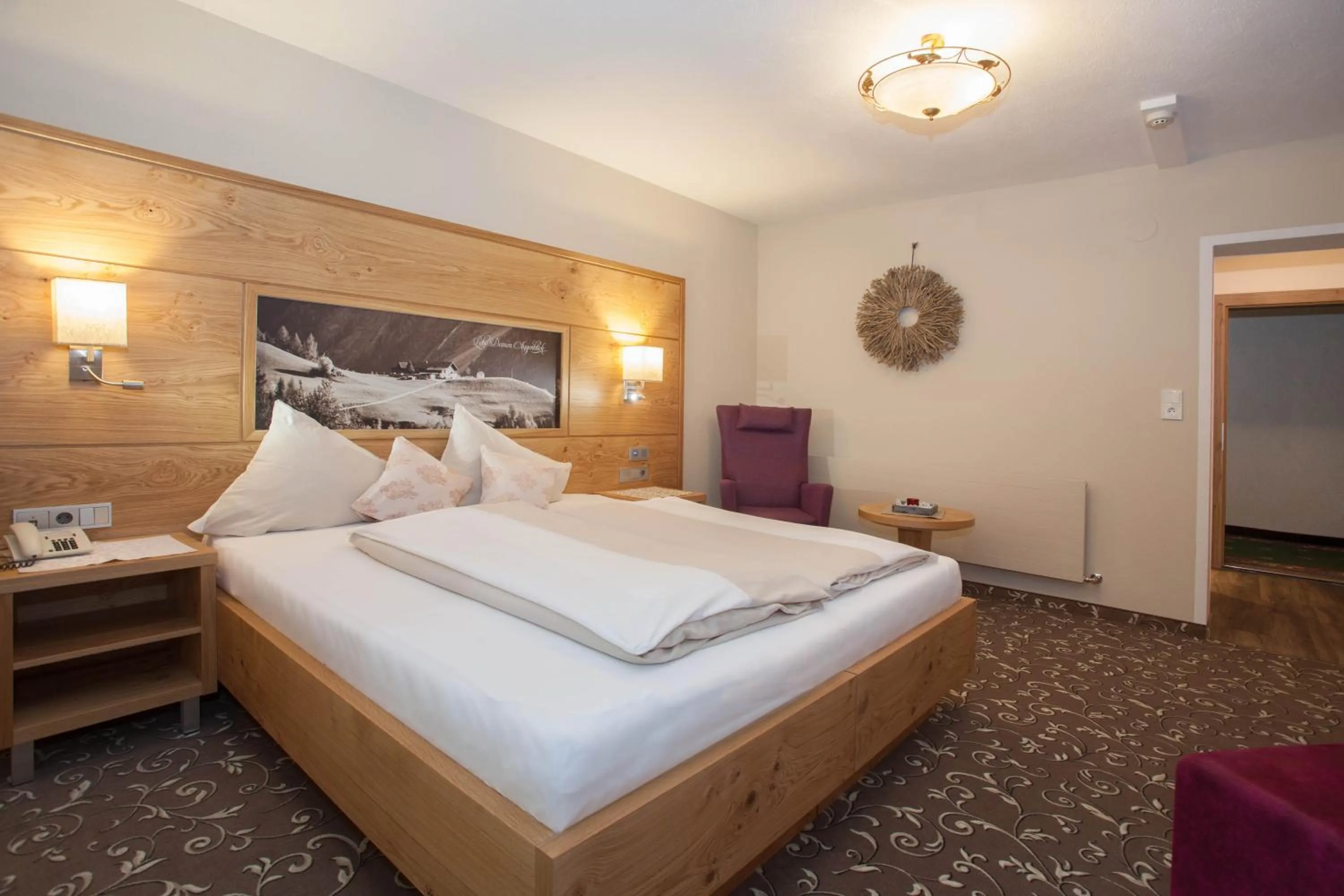 Photo of the whole room, Bed in Hotel Stern