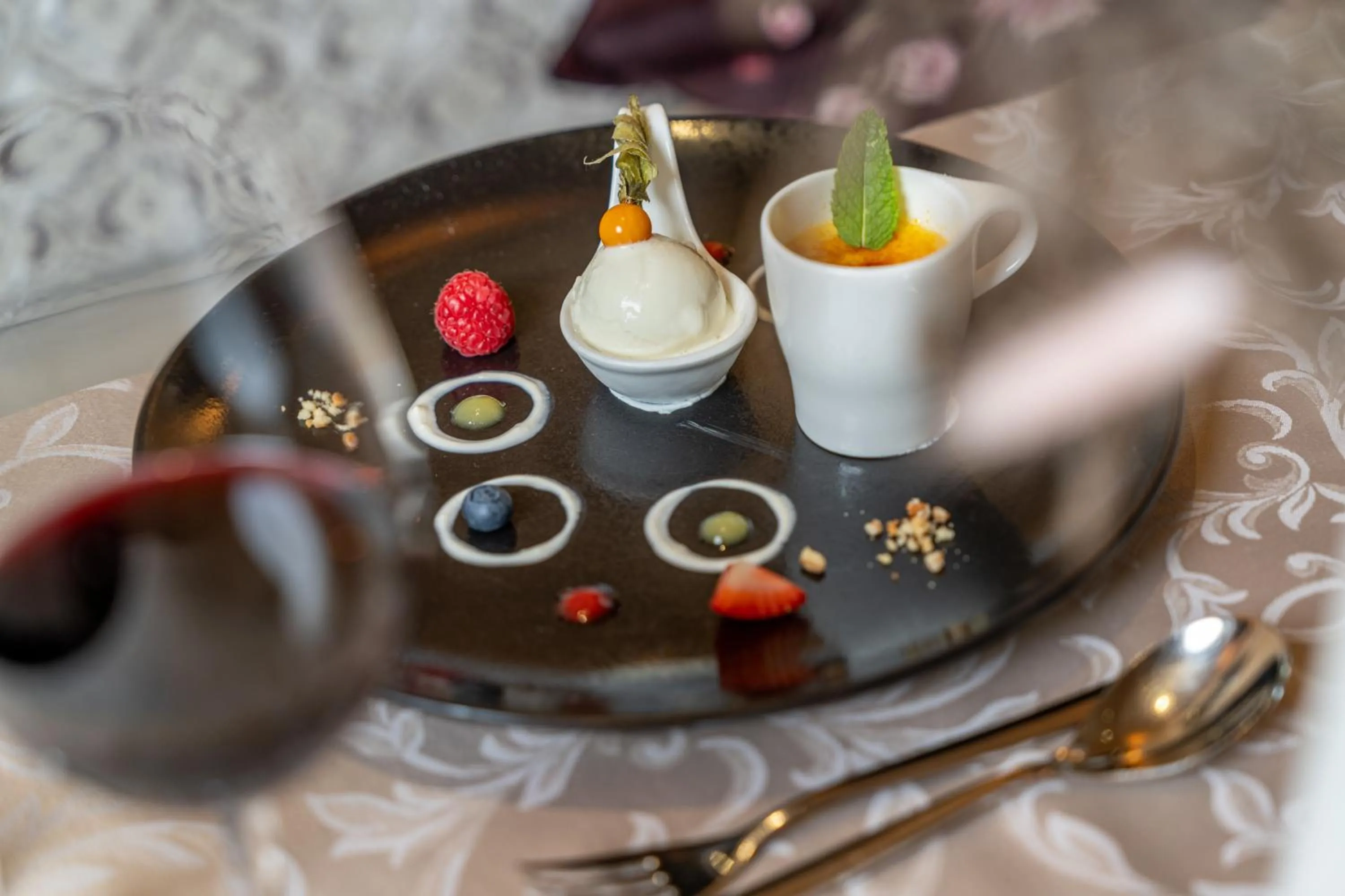 Restaurant/places to eat in Hotel Stern