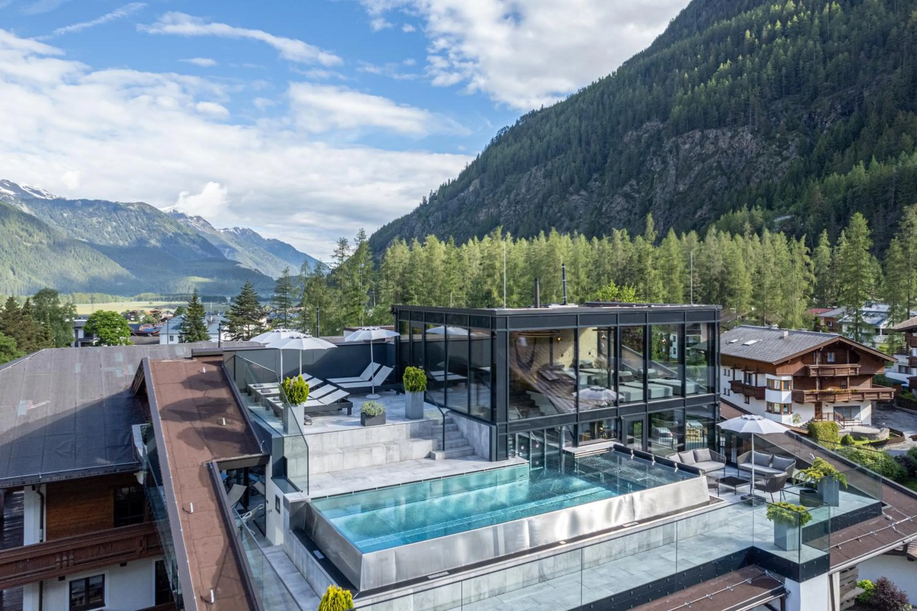 Swimming pool in Hotel Stern