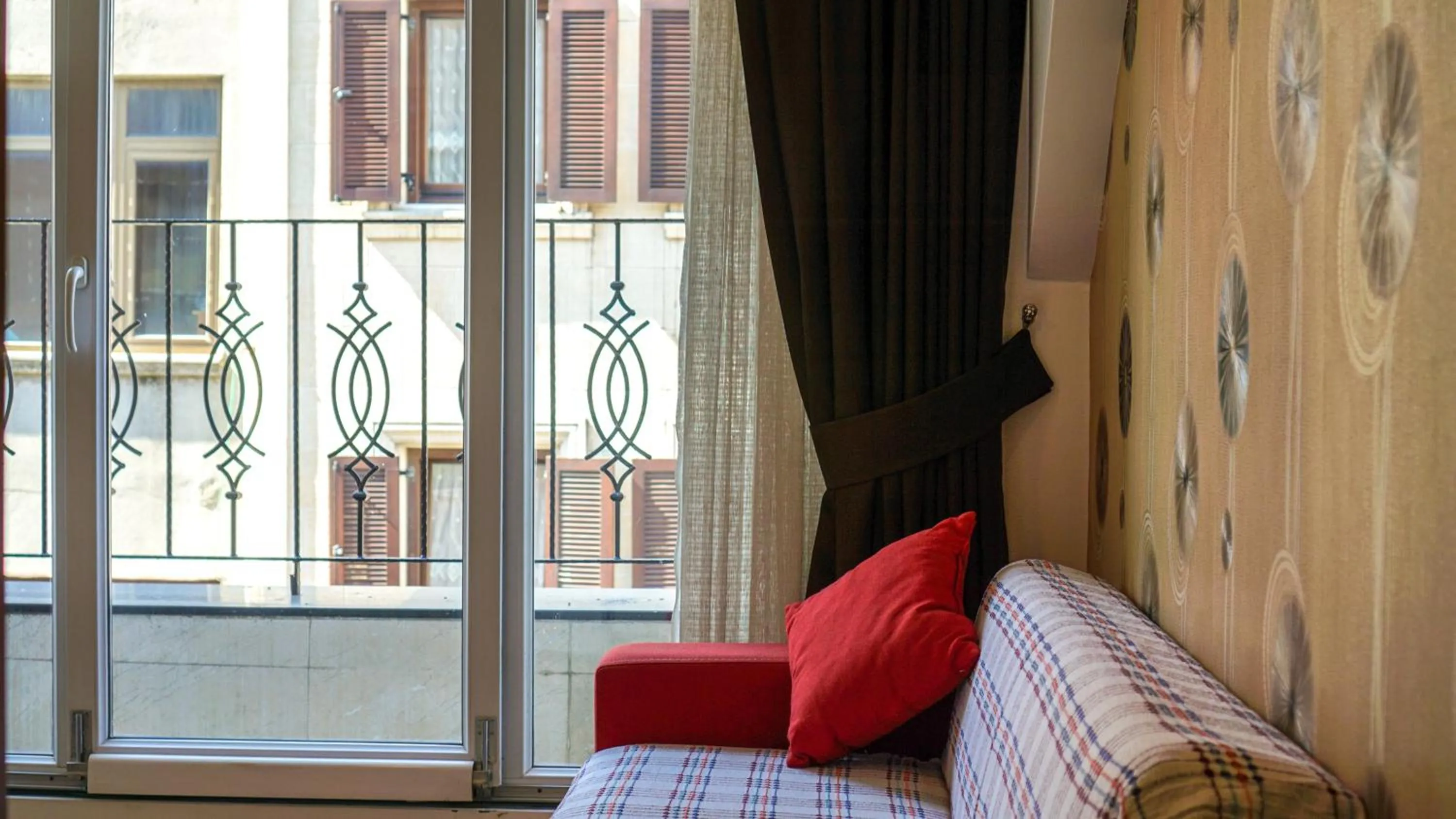 Living room, Bed in Retropera