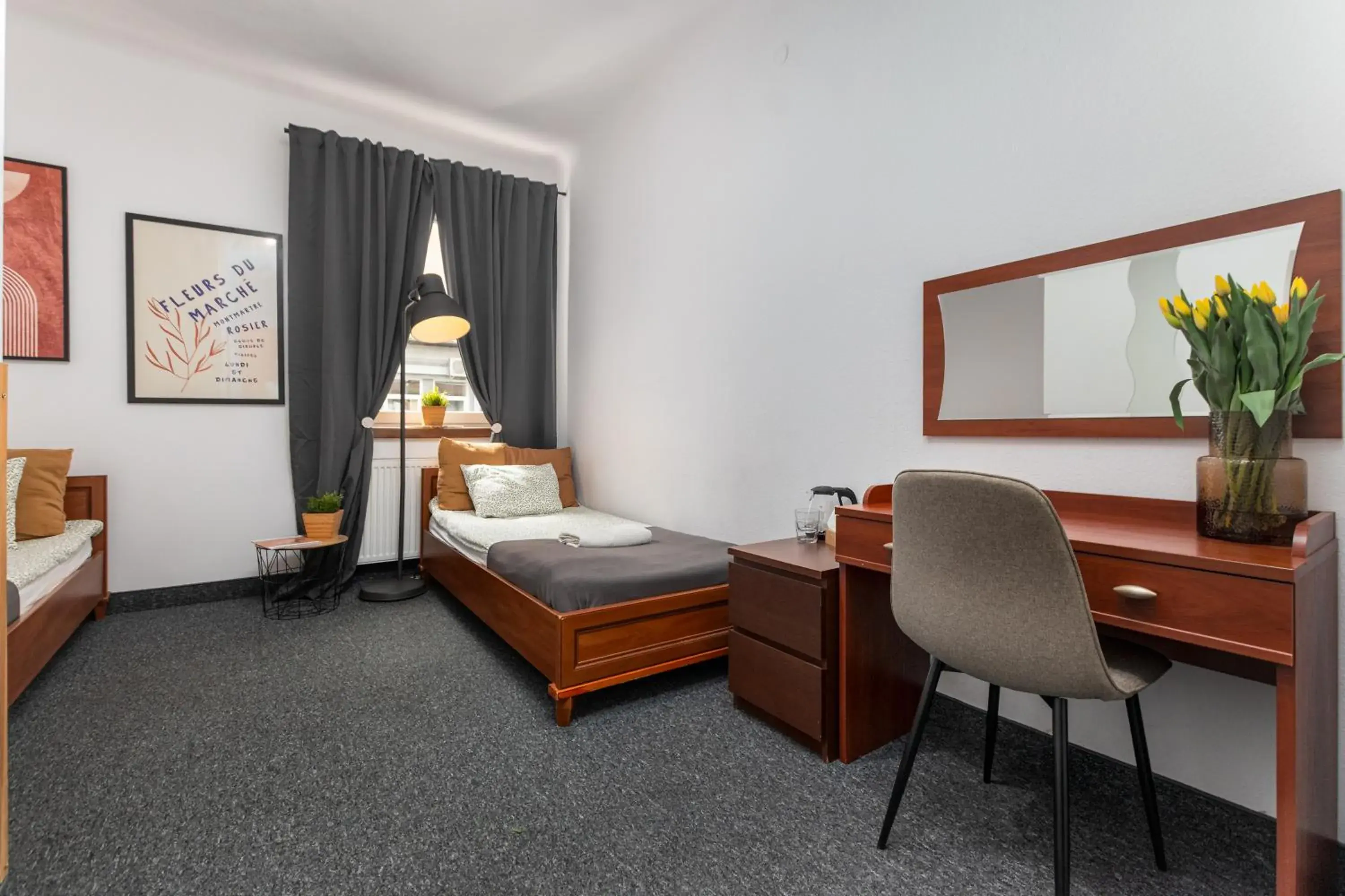 Twin Room with Private Bathroom in Hostel Coco Twin Room with Private Bathroom in Hostel Coco