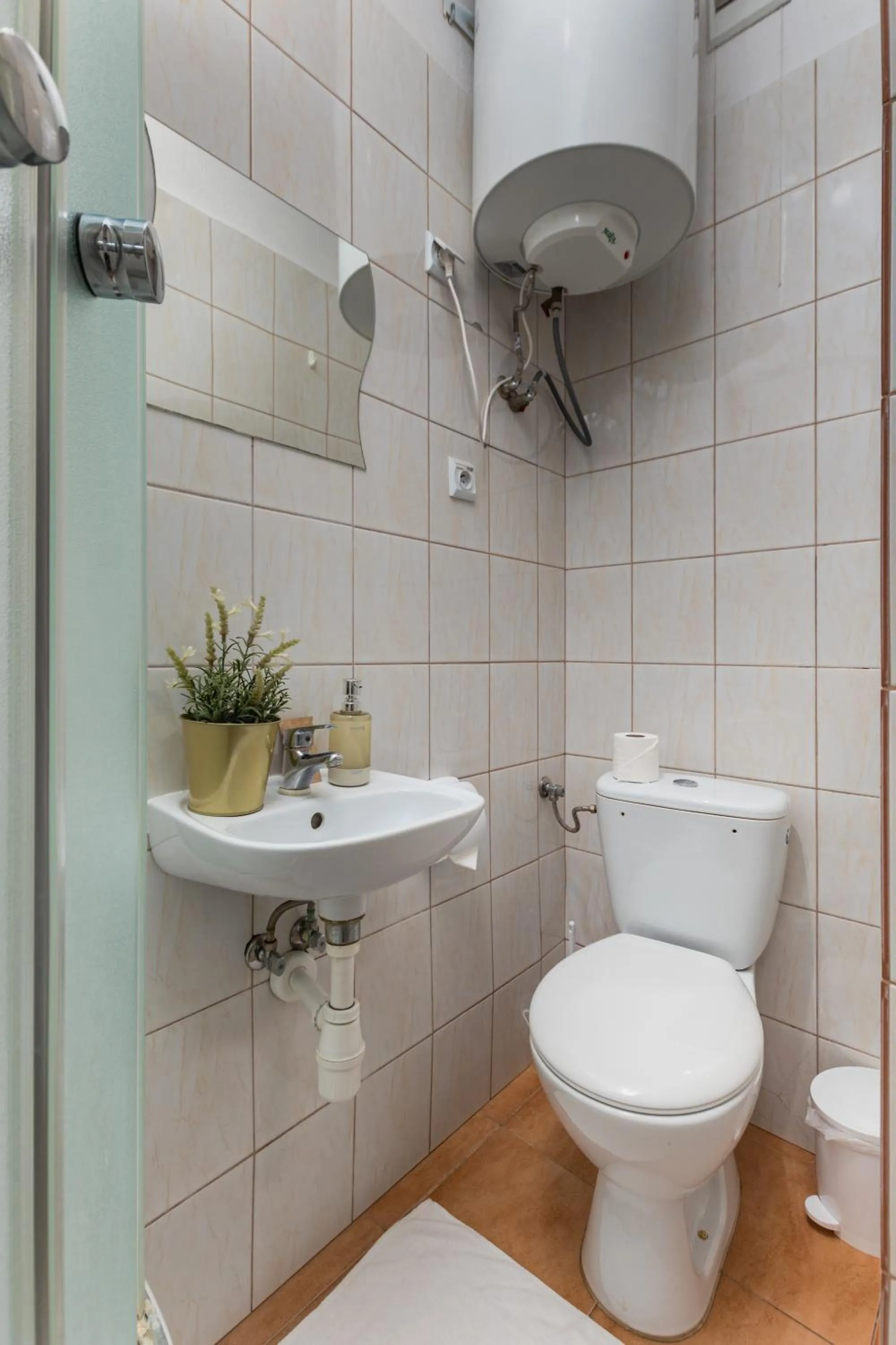 Shower in Hostel Coco