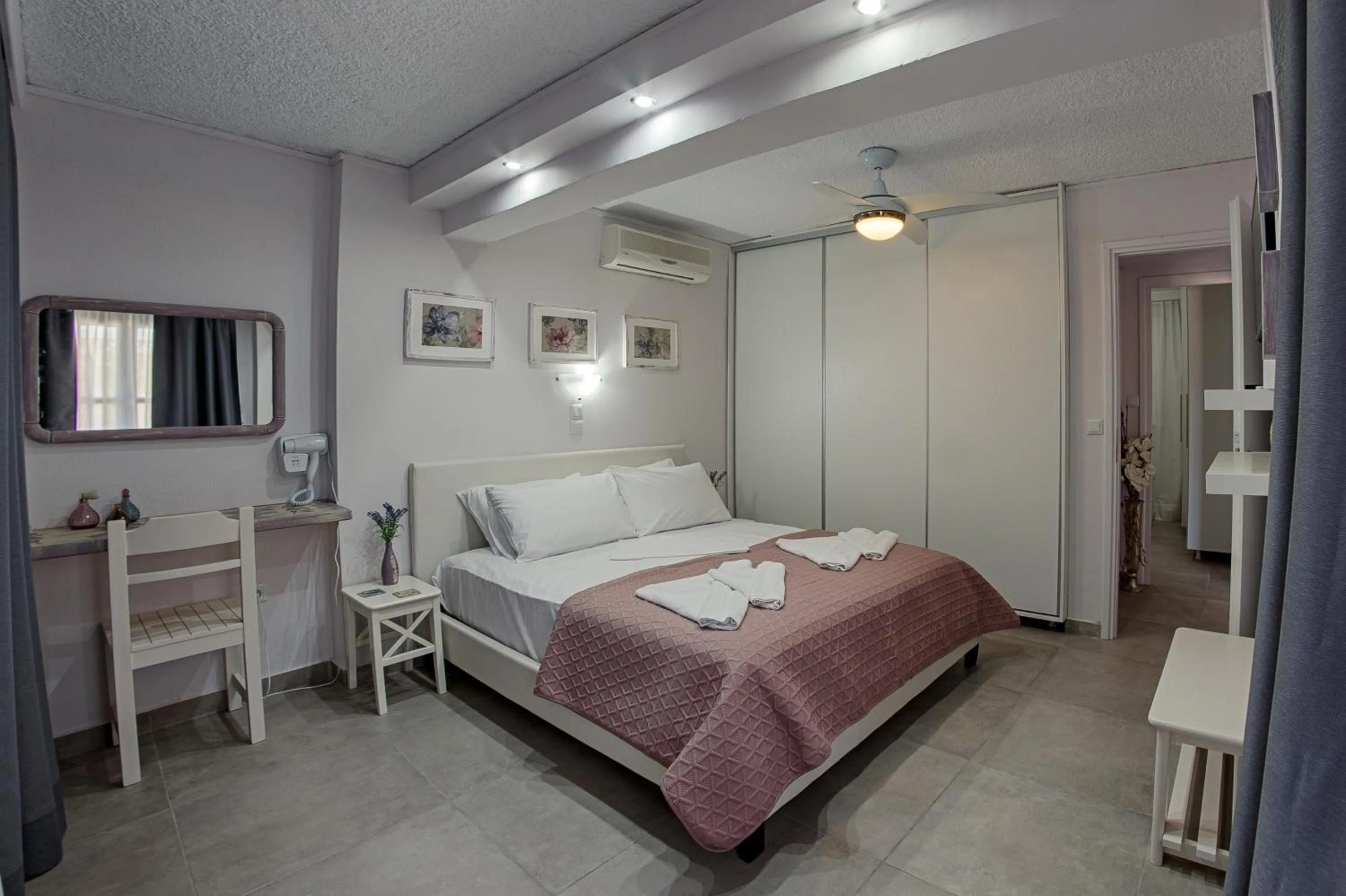 Bed in Irida Holiday Apartments