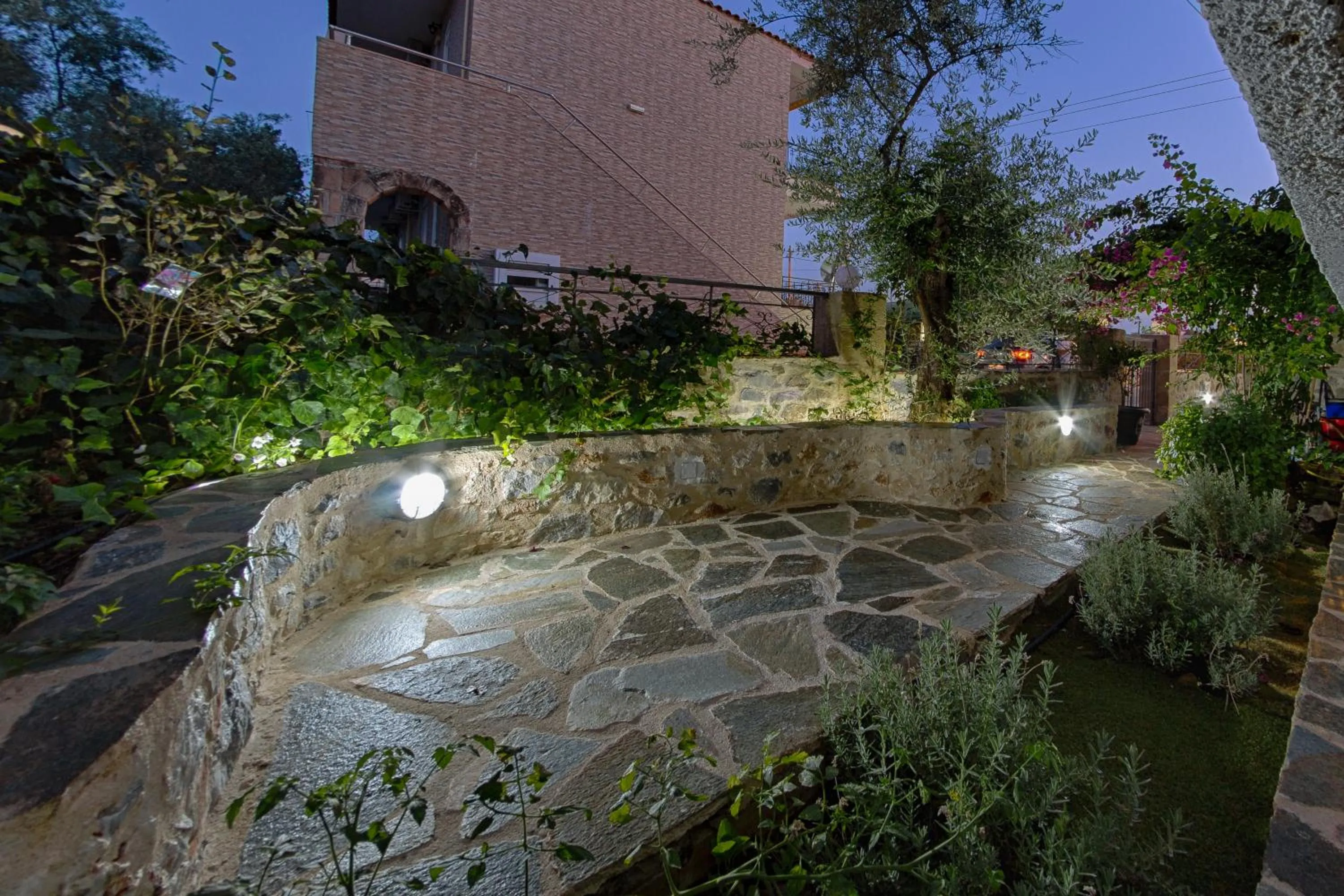 Irida Holiday Apartments