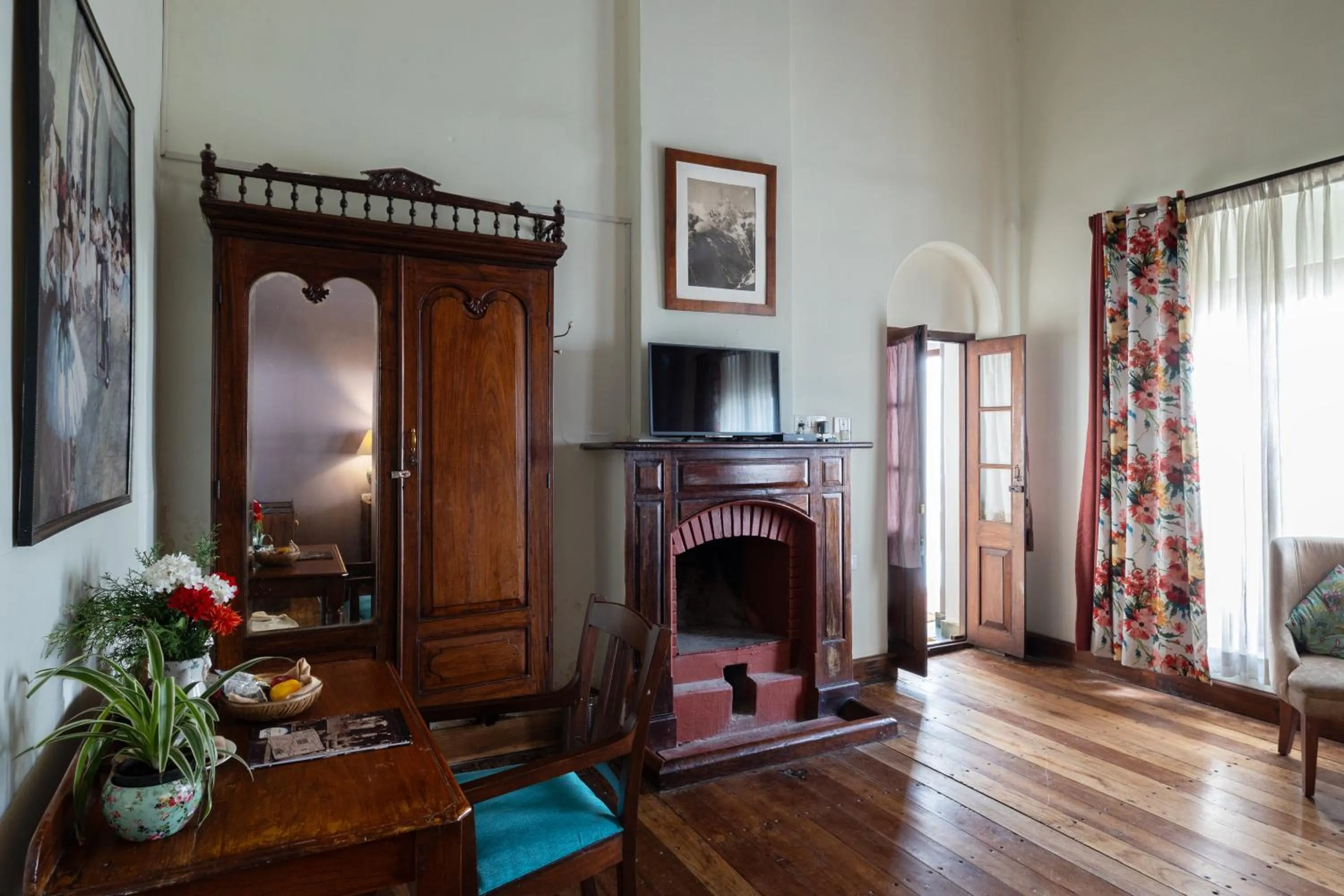 Seating area in King's Cliff