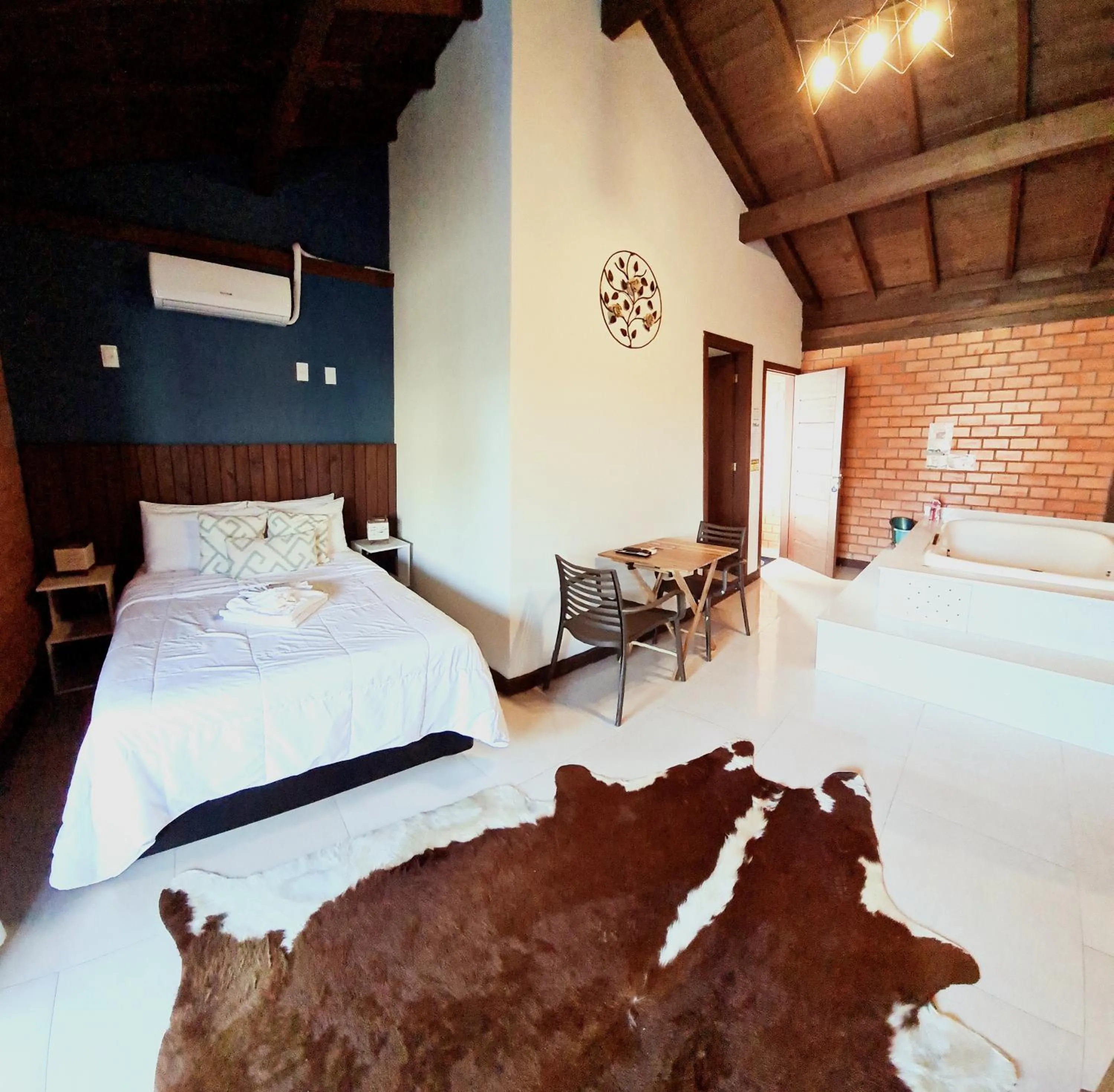 Hot Tub, Bed in Pousada Doce Mar