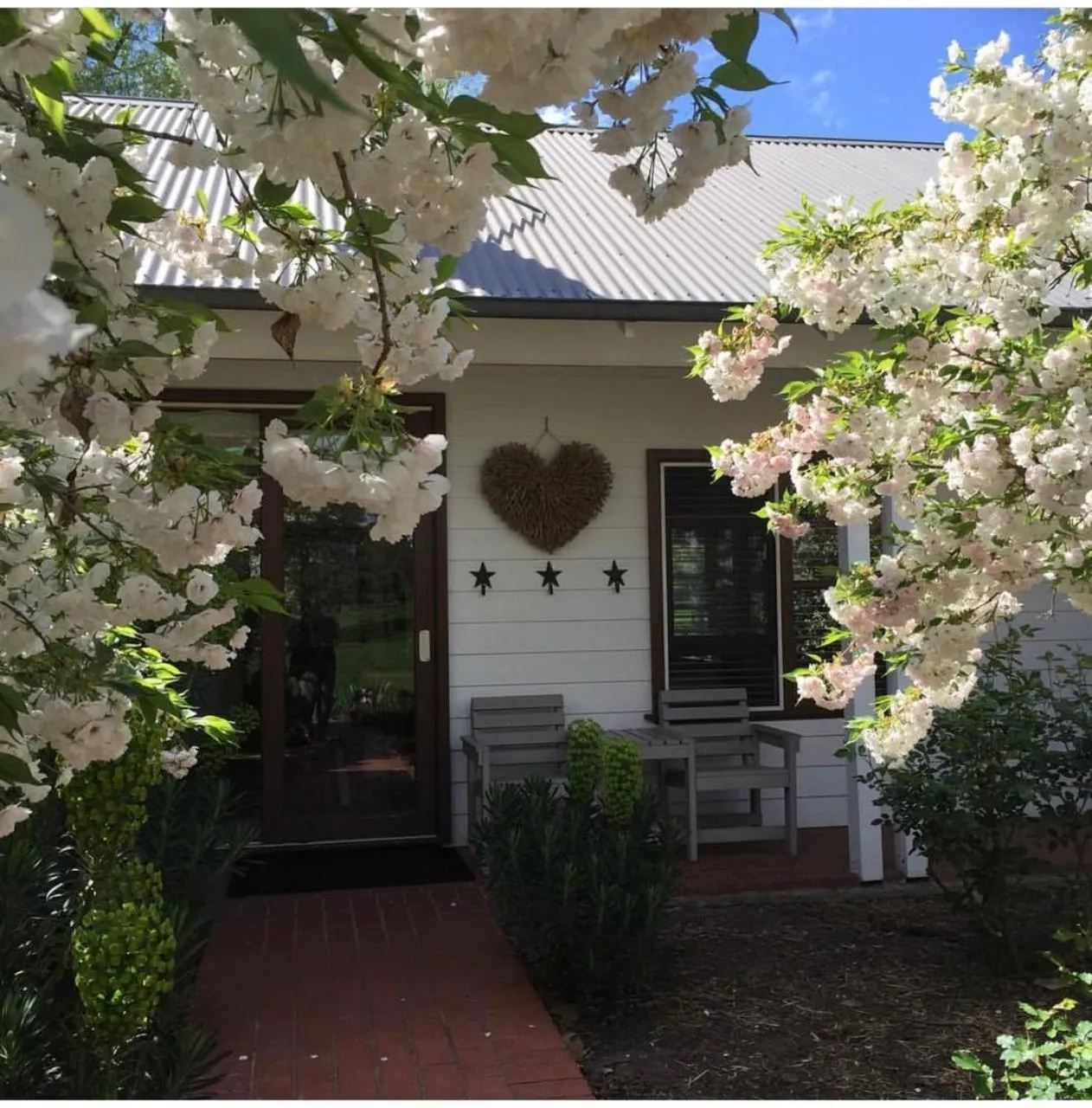 Property building in King River Cottage