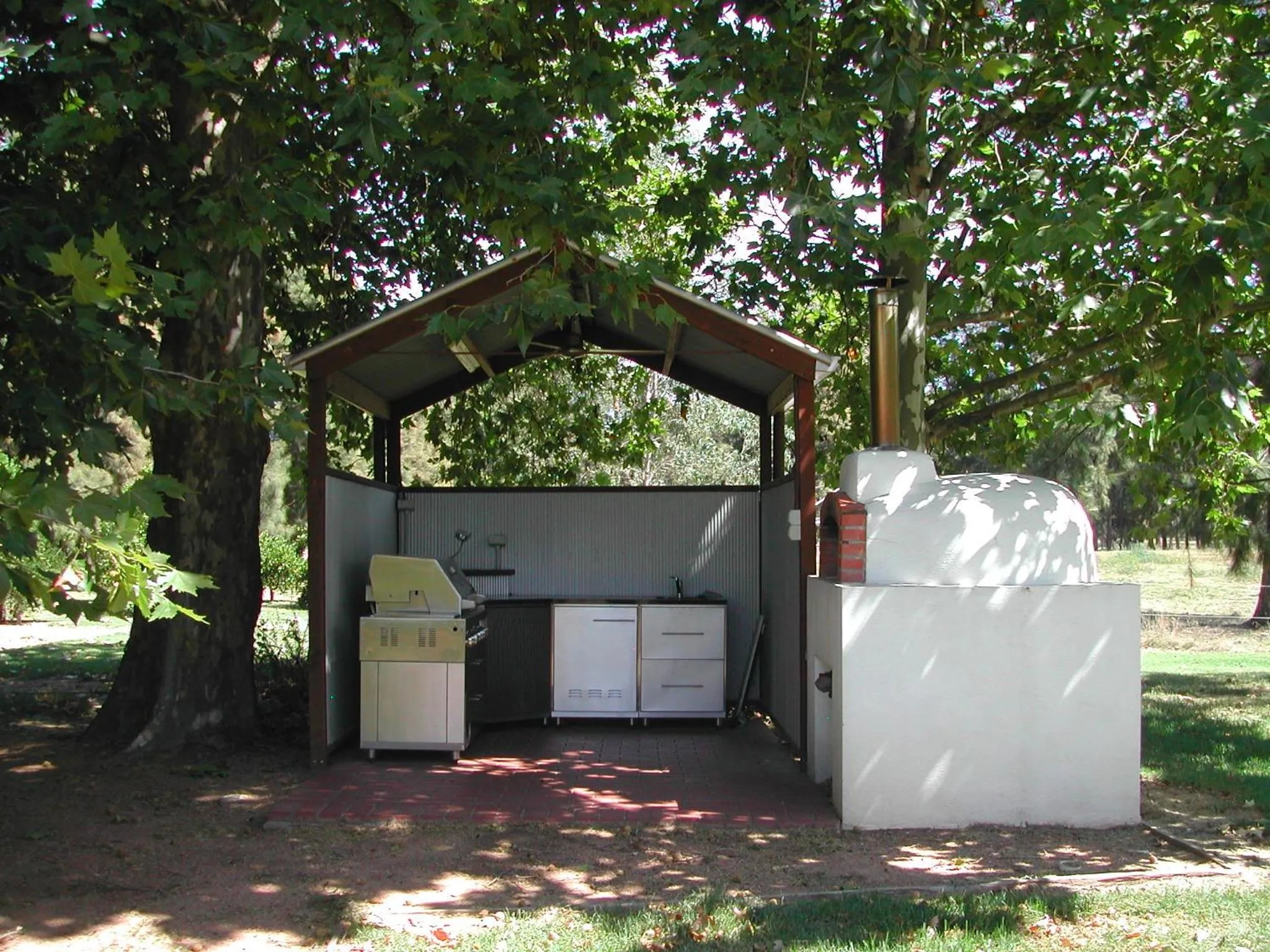 BBQ facilities in King River Cottage