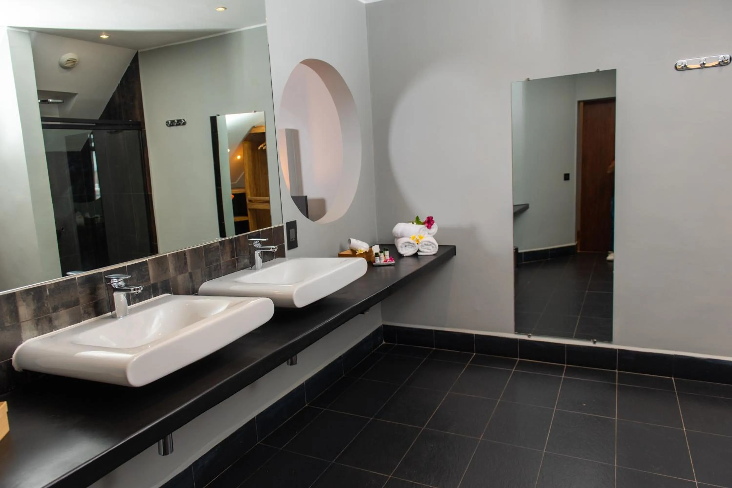 Bathroom in Radisson Hotel Tamboho Waterfront Antananarivo