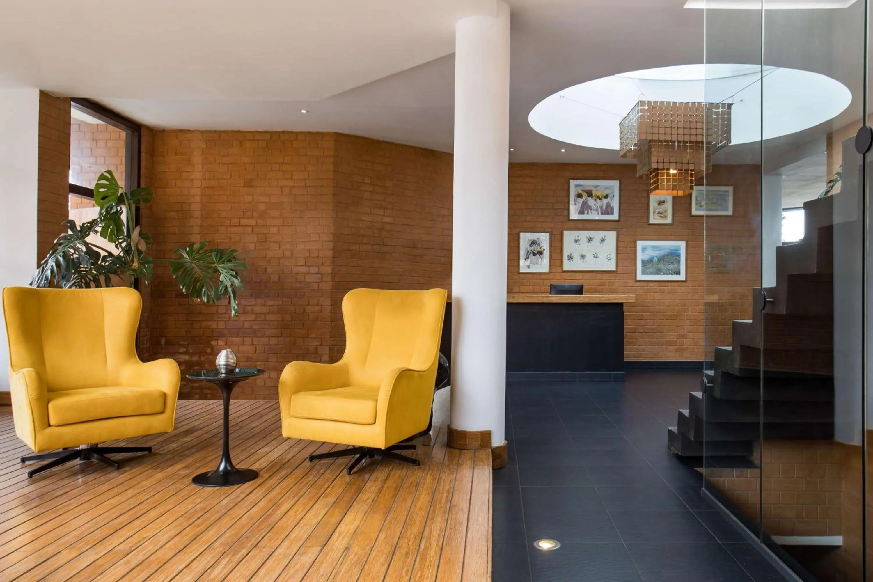 Lobby or reception in Radisson Hotel Tamboho Waterfront Antananarivo