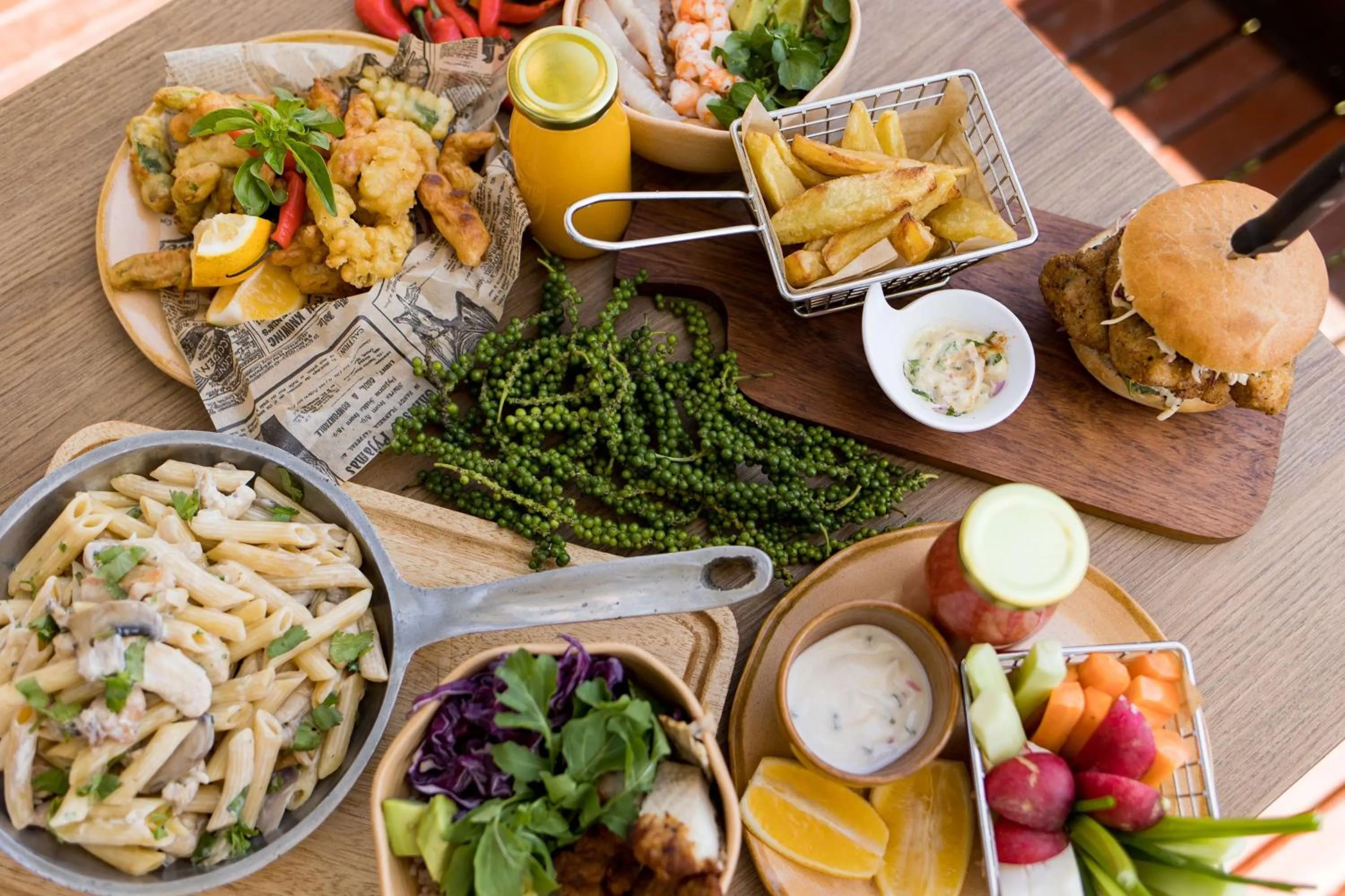 Restaurant/places to eat in Radisson Hotel Tamboho Waterfront Antananarivo