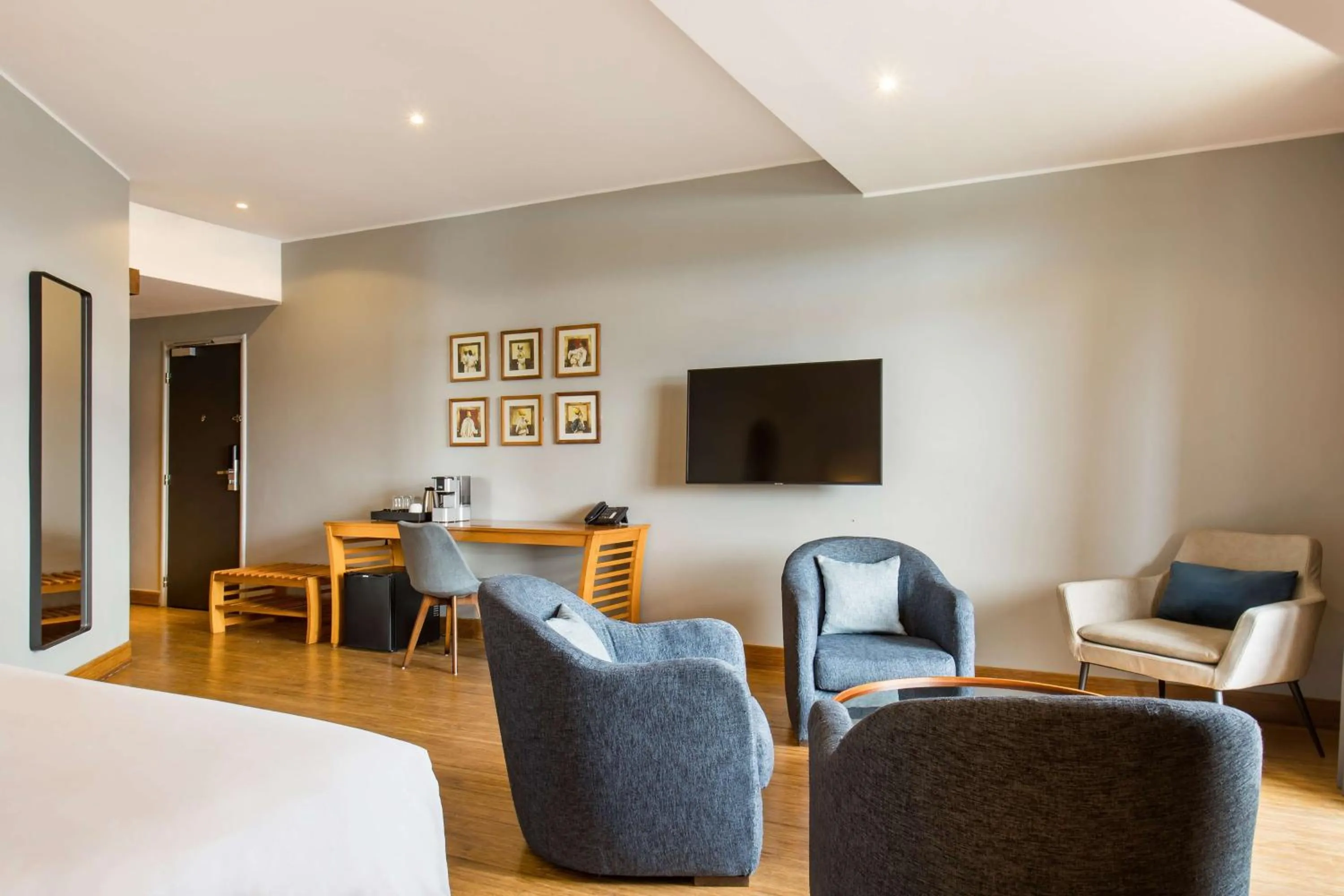 Photo of the whole room in Radisson Hotel Tamboho Waterfront Antananarivo