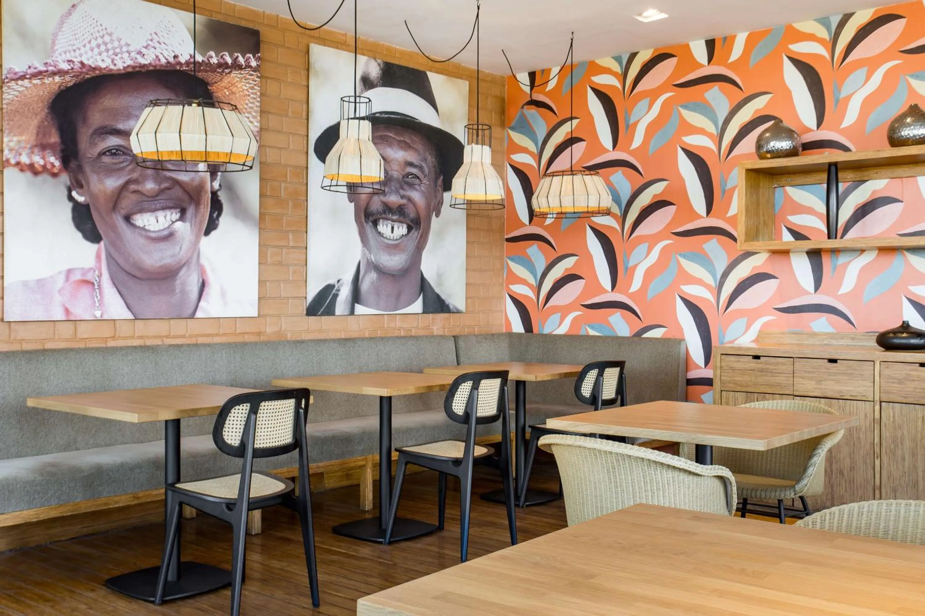 Restaurant/places to eat in Radisson Hotel Tamboho Waterfront Antananarivo