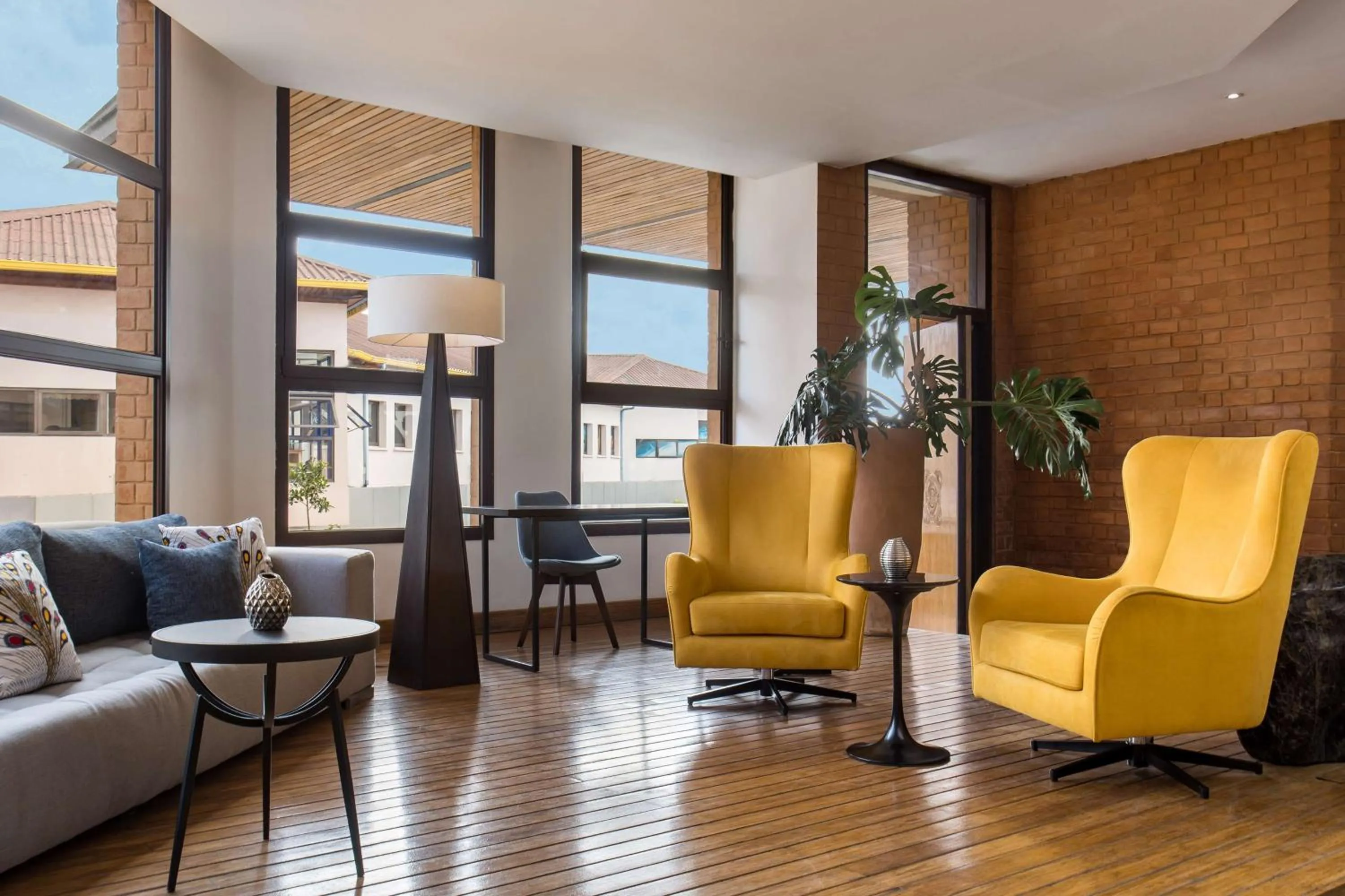 Lobby or reception in Radisson Hotel Tamboho Waterfront Antananarivo